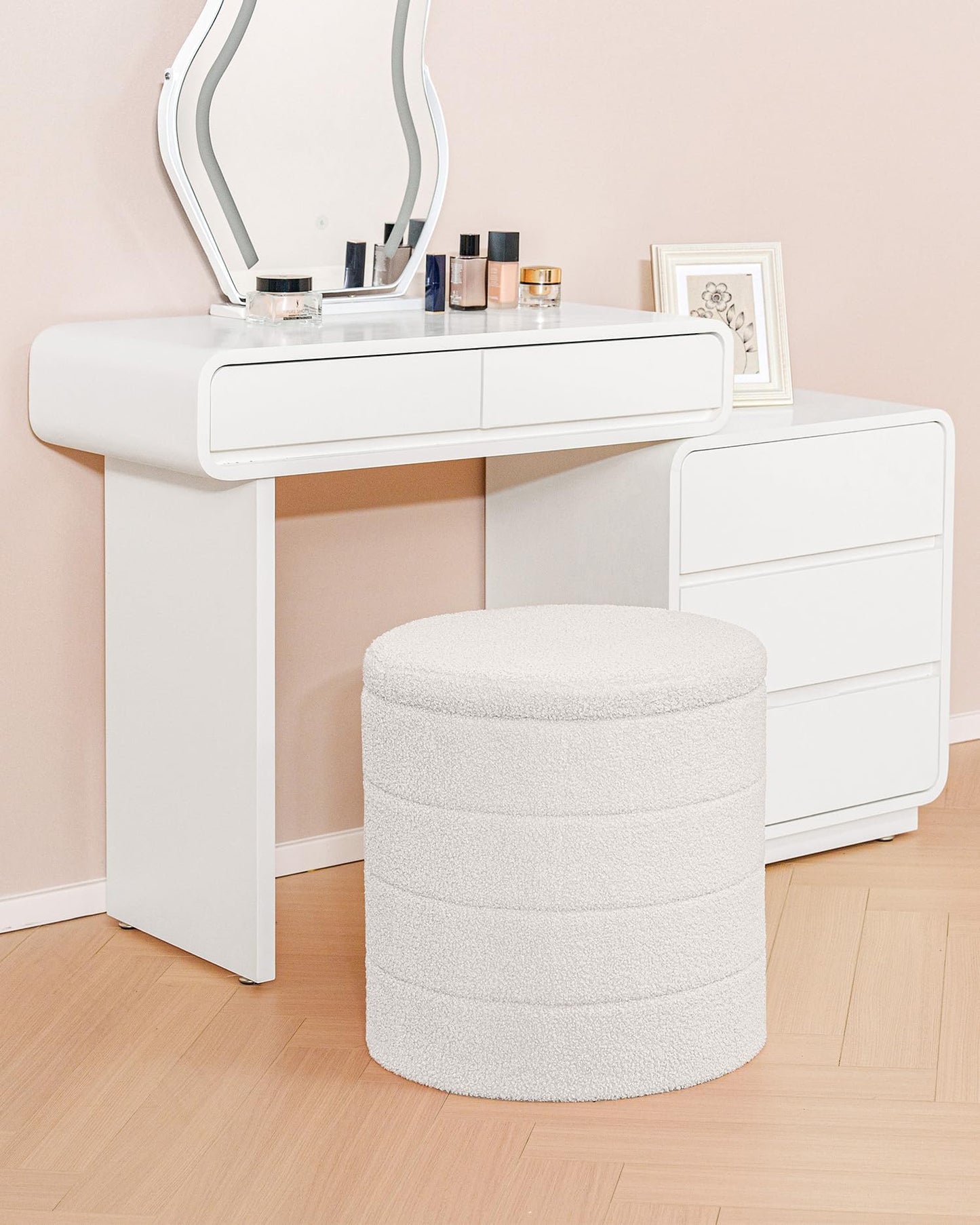 B FSOBEIIALEO Ottoman with Stroage, Round Sherpa Storage Ottoman Stool, Boucle Foot Rest 16.9"x16.9"x17.7"(White