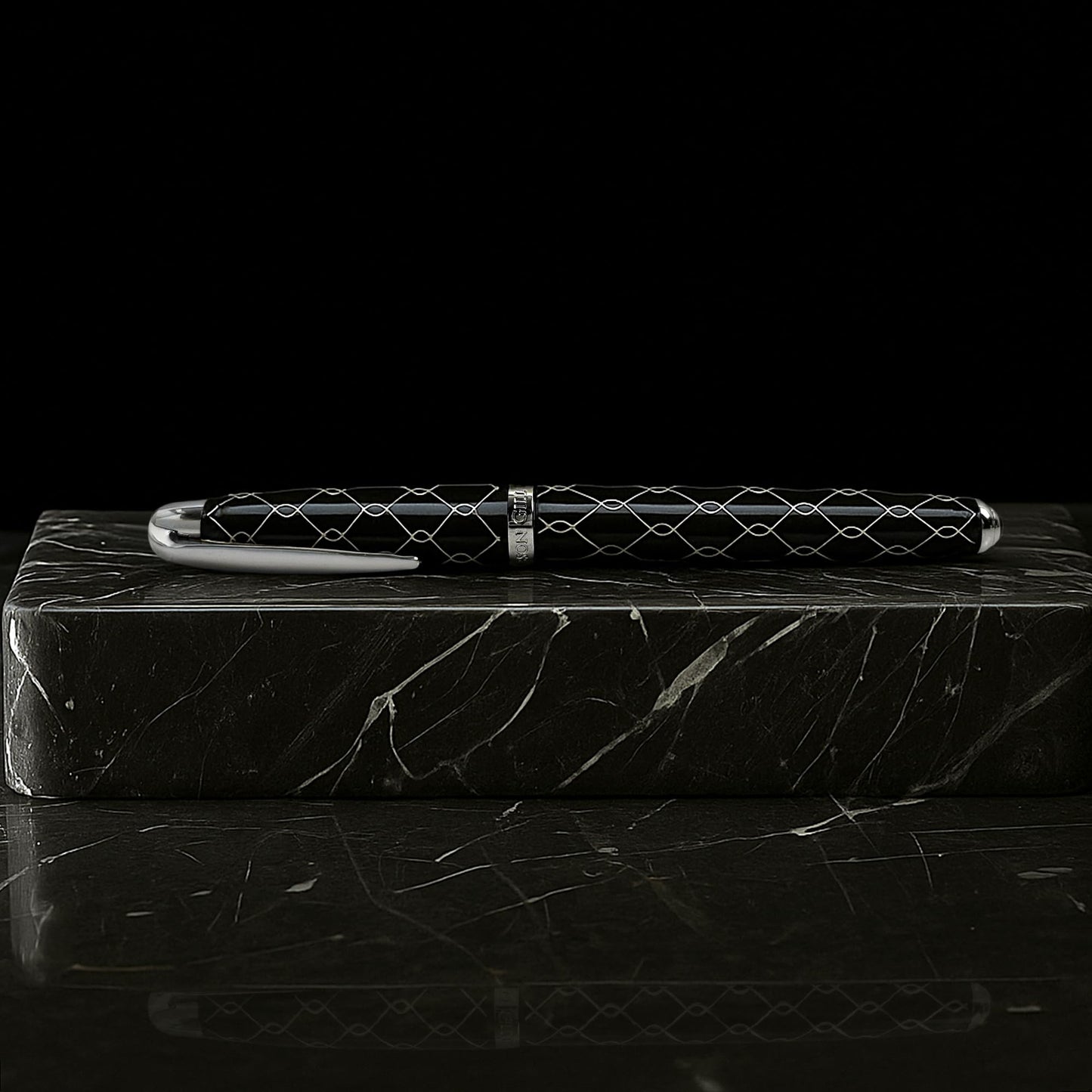 ‘The Weaver’ Black Luxury Executive Fountain Pen, Polished Lacquer and Chrome, Stainless Steel Nib, Easy Refill Ink Piston Converter, Smudge Free, No Bleed, Fits Our Instant Insert Ink Cartridges