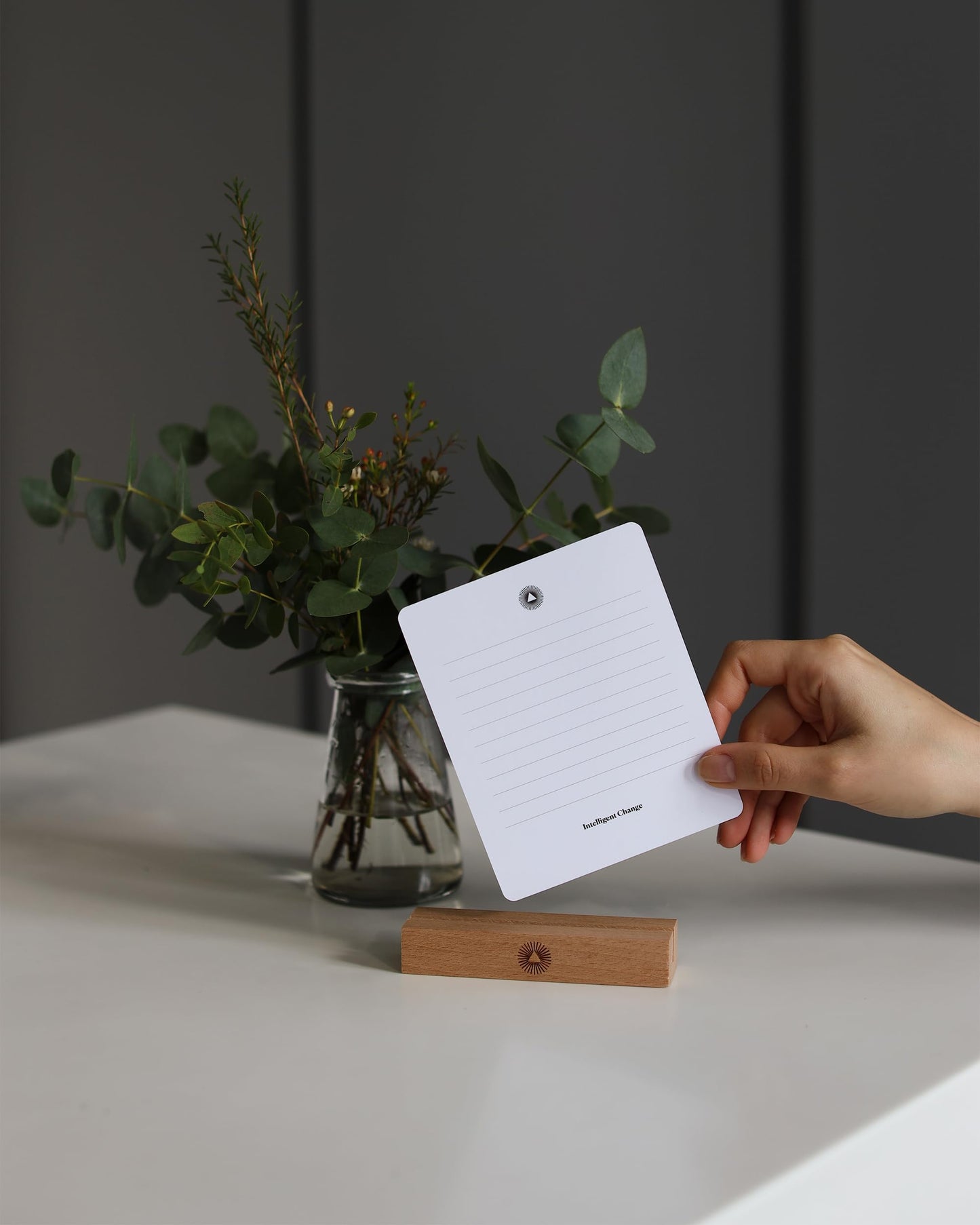 Intelligent Change Productivity Planner Cards with Display Stand, Compact Desk-Friendly Daily Prioritization Cards, Inspirational Quotes, Dual-Purpose Design for Daily Organization and Notes