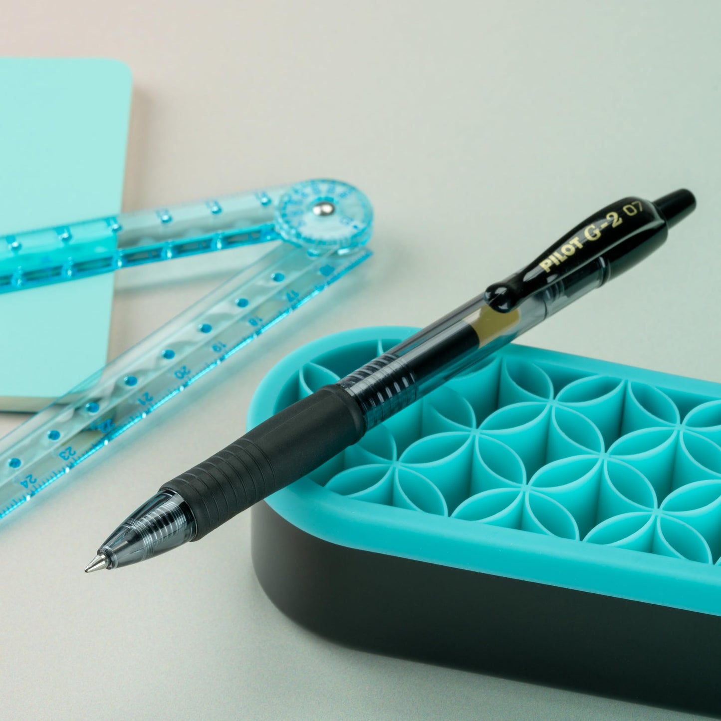 Pilot G2 Premium Refillable and Retractable Gel Ink Pens Fine Point (0.7mm), Retractable Pens, Assorted Colors, 20 Count