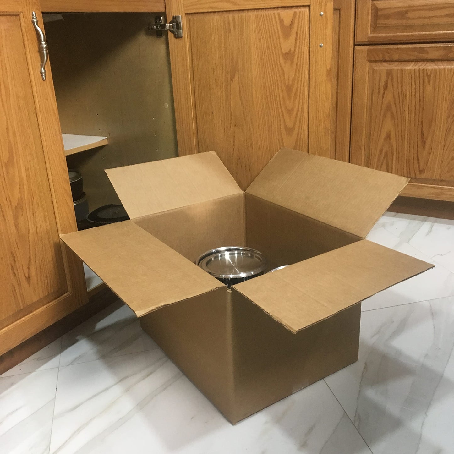 UBOXES Medium Moving Boxes 18"x14"x12" (Medium Boxes - Pack of 20)