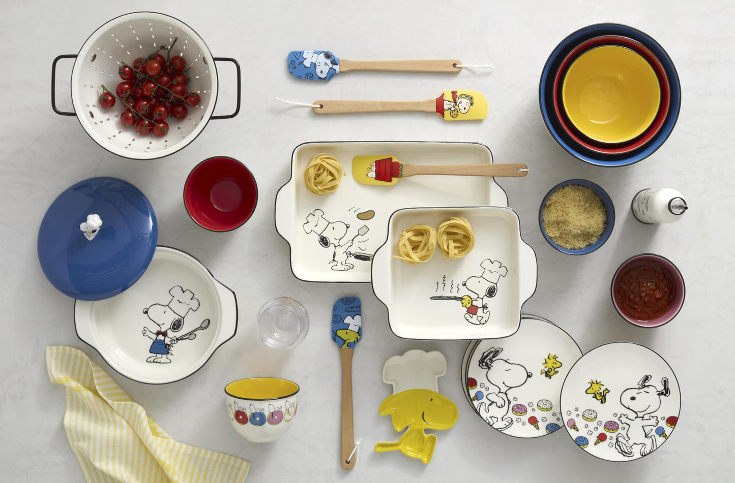 Lenox Home And Kitchen, Chef Snoopy Oil Bottle, Porcelain Material, Kitchen Gadgets, Oil Dispenser Bottle, Table Decor And Accessories, Snoopy Peanut Design, Home (White, 1 Piece, 11 Ounce Capcity)
