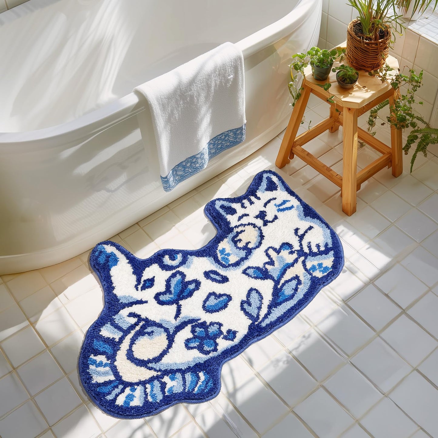 Softania Cute Cat Bath Mat - Fun Bathroom Rug for Cat Lovers, Cute Bathroom Decor, Soft Absorbent Microfiber Bath Rug, Machine Washable Funny Bath Mat with Non Slip Rubber Backing (31.5" x 21.6")