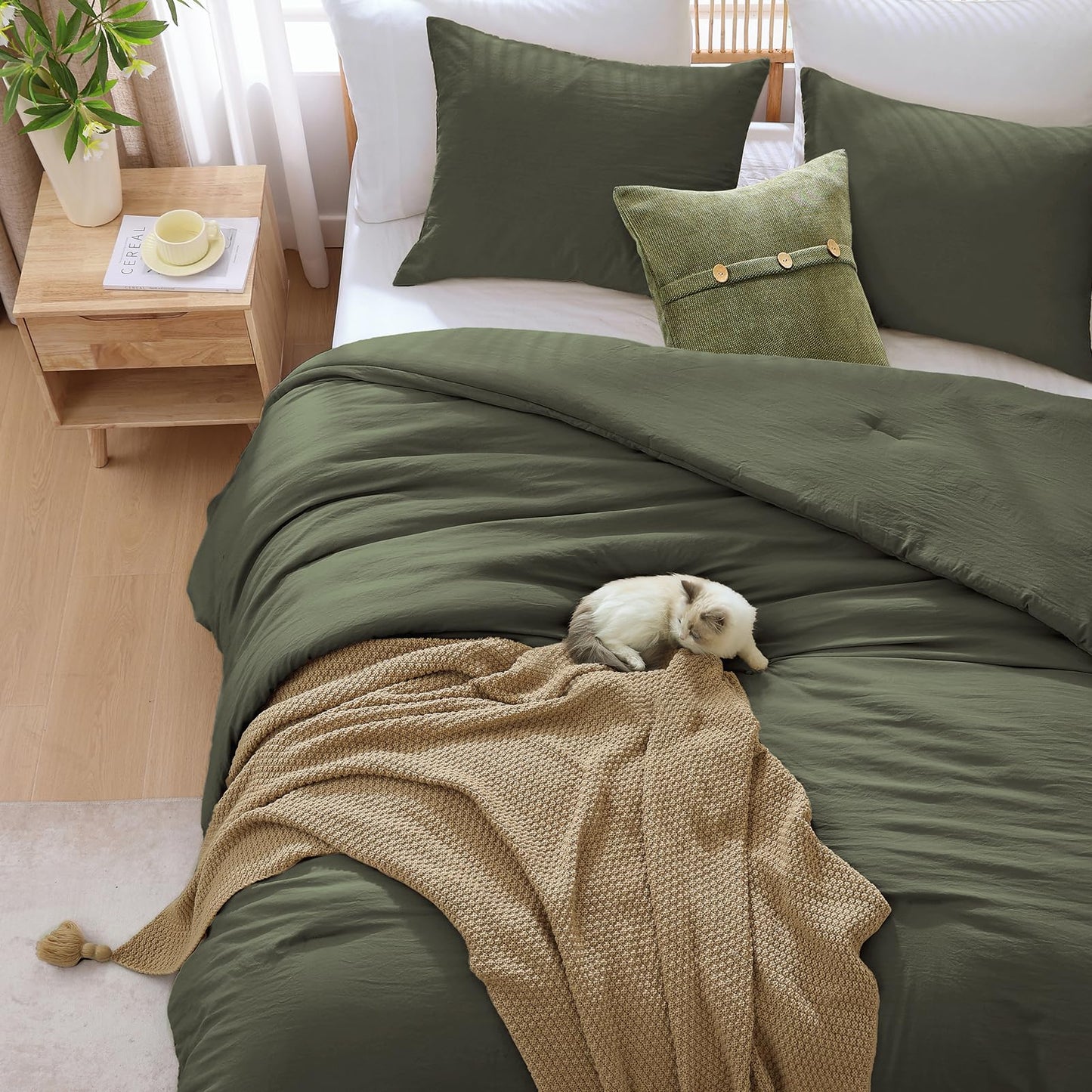 WRENSONGE Queen Comforter Set - 3 Pieces Prewashed Olive Green Comforter Soft Lightweight for All Seasons,Down Alternative Comforters Queen Size with 2 Pillow Shams