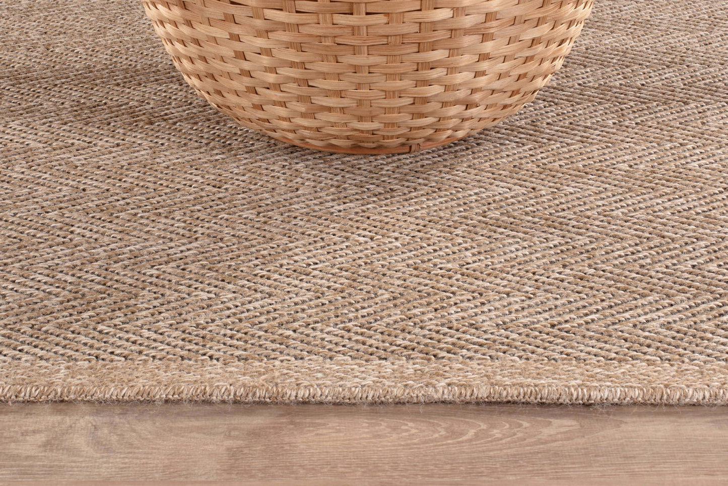 CAMILSON Indoor and Outdoor Runner Rug Natural Herringbone Seagrass Boho Design Easy-Cleaning Non Shedding Fiber Living Room Bedroom Garden Patio and Kitchen Washable Outside Carpet Alfombras (2x7)