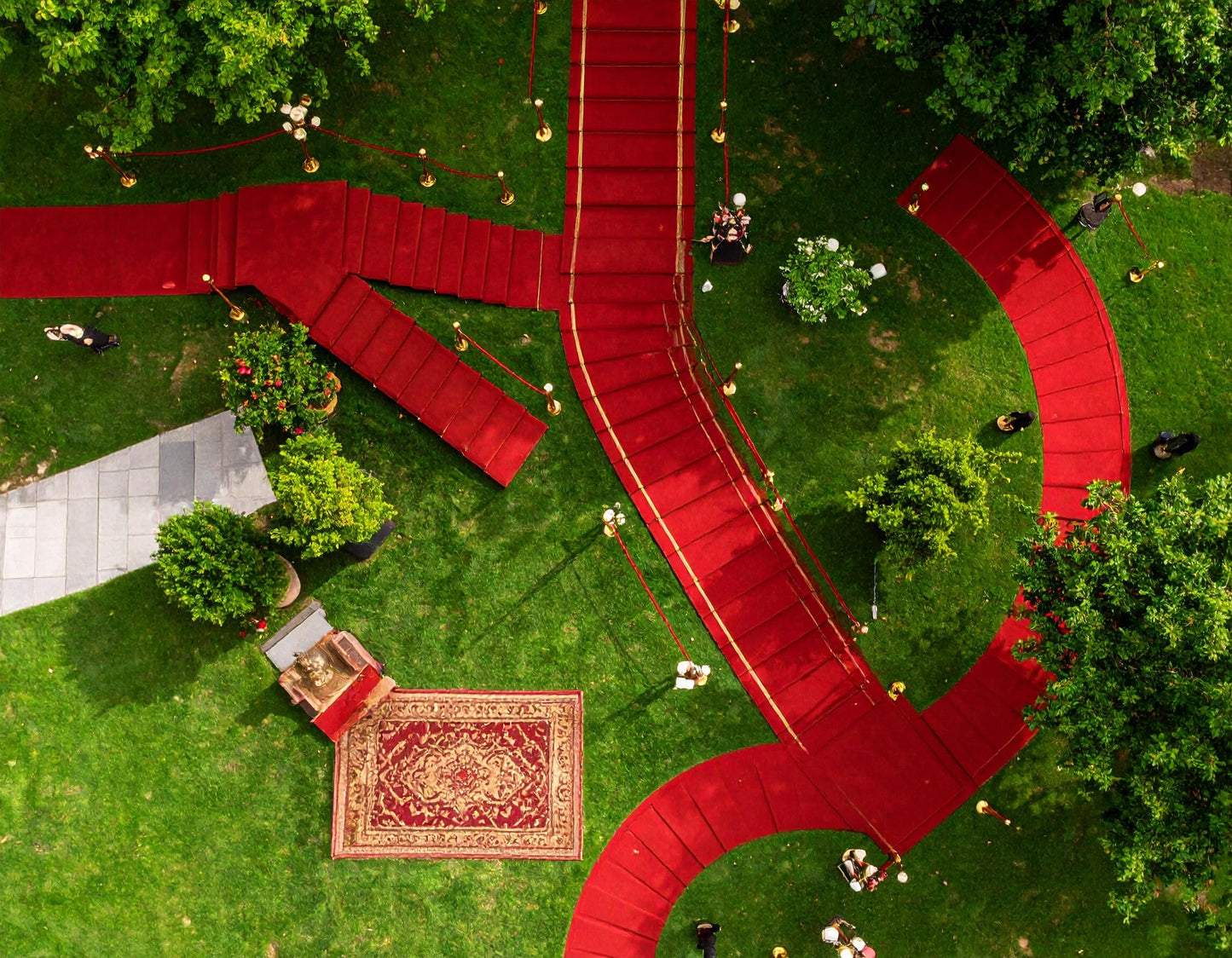 Thick Red Carpet Runner for Party,3 x 10ft Non-Slip Backing Aisle Runway Rug for Party,Occasions,Graduation,Wedding& Indoor Outdoor Special Events Decorations (Dark Red, 3×10Ft(Multi-Pile))