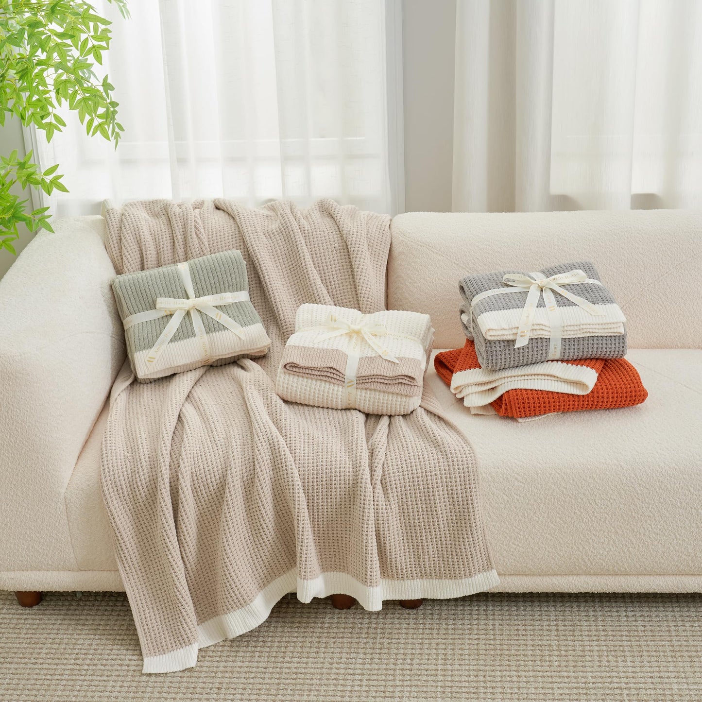 Amélie Home Chenille Throw Blanket, Soft Cozy Waffle Throw for Couch & Sofa, Warm Yet Lightweight, Breathable All-Season Throws for Women Men, Housewarming, Birthdays, 50"x60", Beige