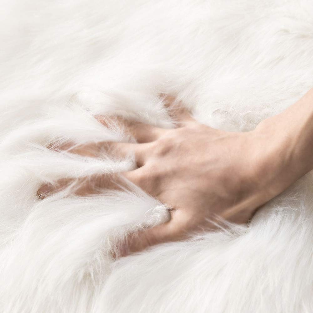 MIULEE Luxury Soft Fluffy Area Rug 3x5 Feet, Faux Fur Sheepskin Rug Decorative Plush Shaggy Carpet for Christmas Decor Bedside Sofa Floor, White