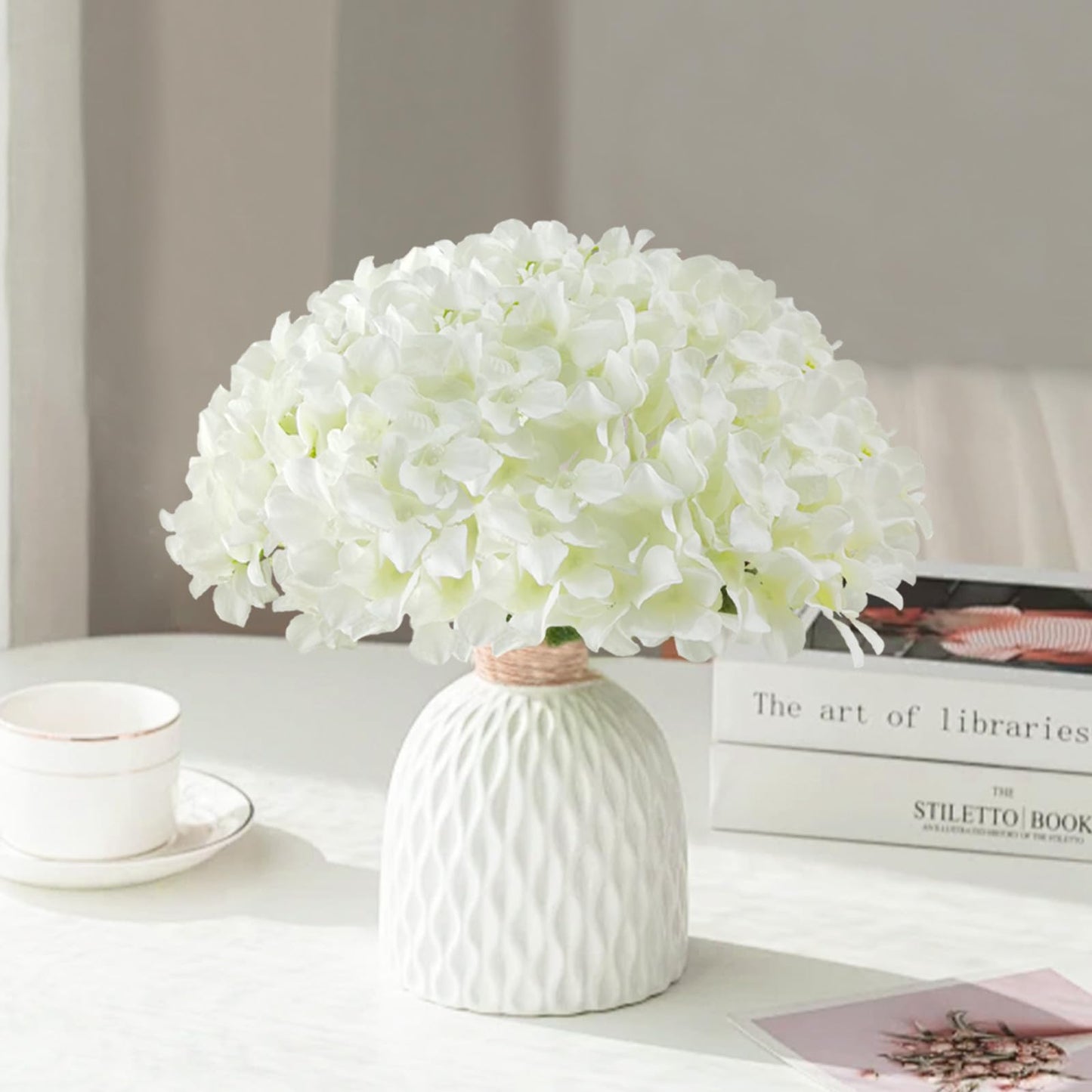 Cherica 100 Pcs Faux White Hydrangea Artificial Flowers Bulk, Fake Silk Hydrangea Flowers Heads with Stems for Wedding Decorations Garden Party Baby Shower Porch Home Decor Table Centerpieces