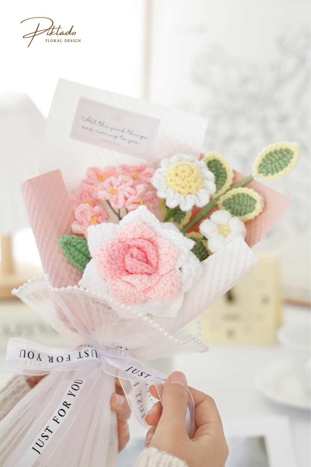 Piklado Handmade Crochet Pink Rose Daisy Bouquet for Family & Friends Finished Yarn Artificial Flower Bouquet, Handcrafted Knitted Floral Arrangement