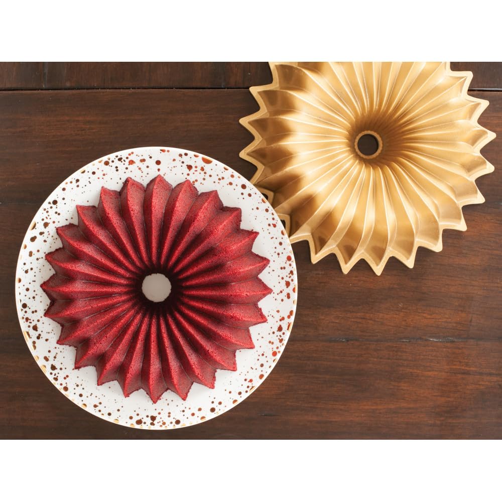 Nordic Ware Brilliance Bundt, 10 Cup, Gold
