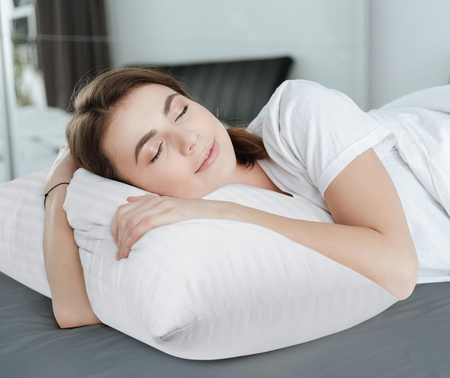 Utopia Bedding Bed Pillows Queen Size Set of 4 (White), Premium Soft Hotel Pillows, Original Down Alternative Filling, Pillow for Sleeping, Cooling Pillow for Back, Stomach and Side Sleeper