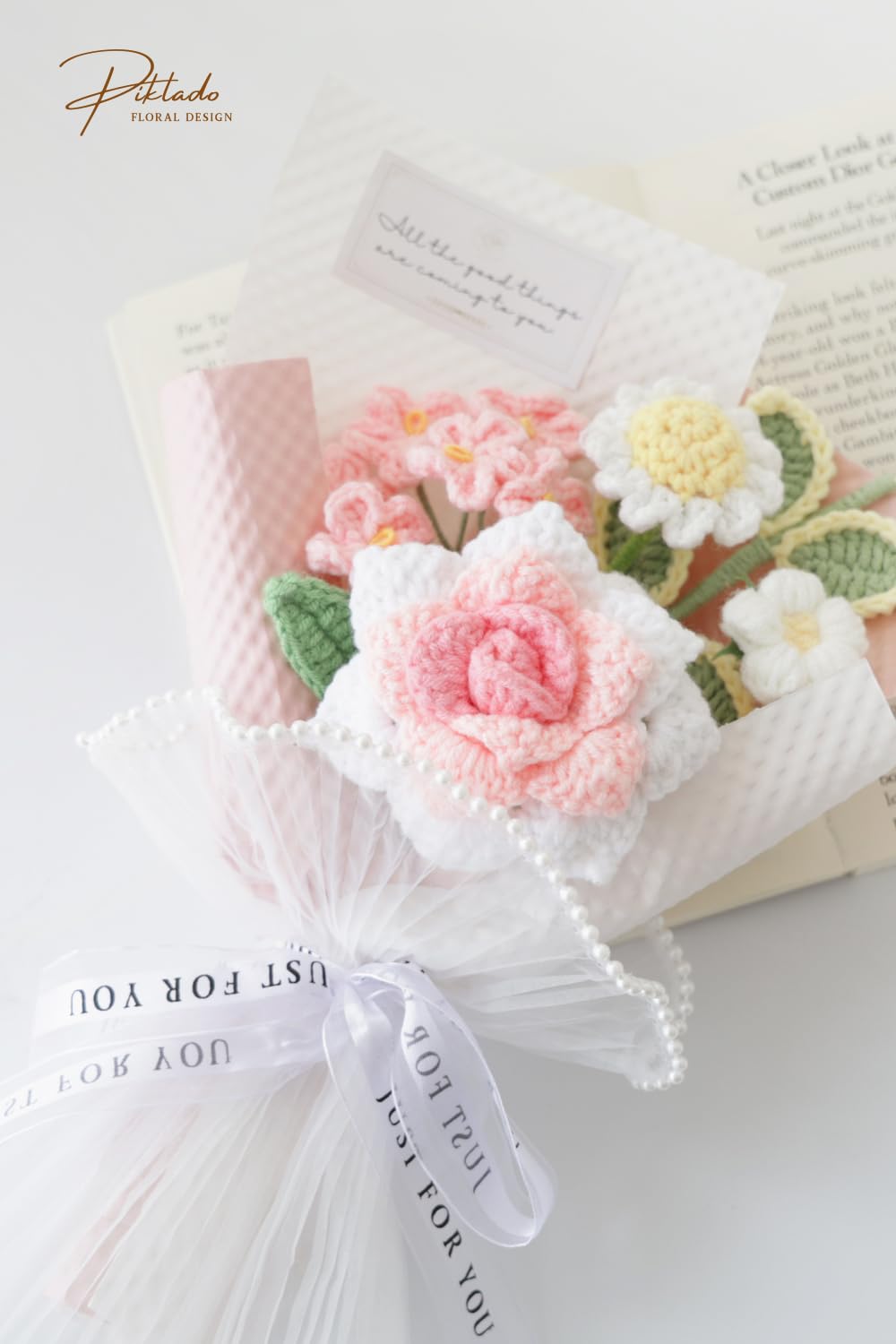 Piklado Handmade Crochet Pink Rose Daisy Bouquet for Family & Friends Finished Yarn Artificial Flower Bouquet, Handcrafted Knitted Floral Arrangement