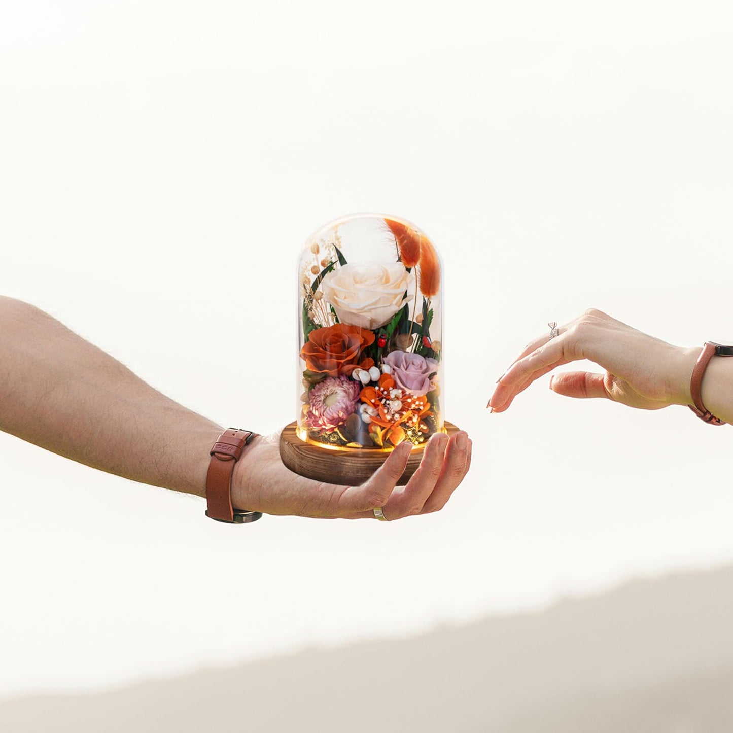 HUACHIPLUS Forever Flower Gifts for MOM:Perfect Mothers Day Flowers for Mom Wife Grandma-Preserved Flower with Symbolic Ladybugs–Flowers for Delivery Prime on Anniversary Birthday (Orange)