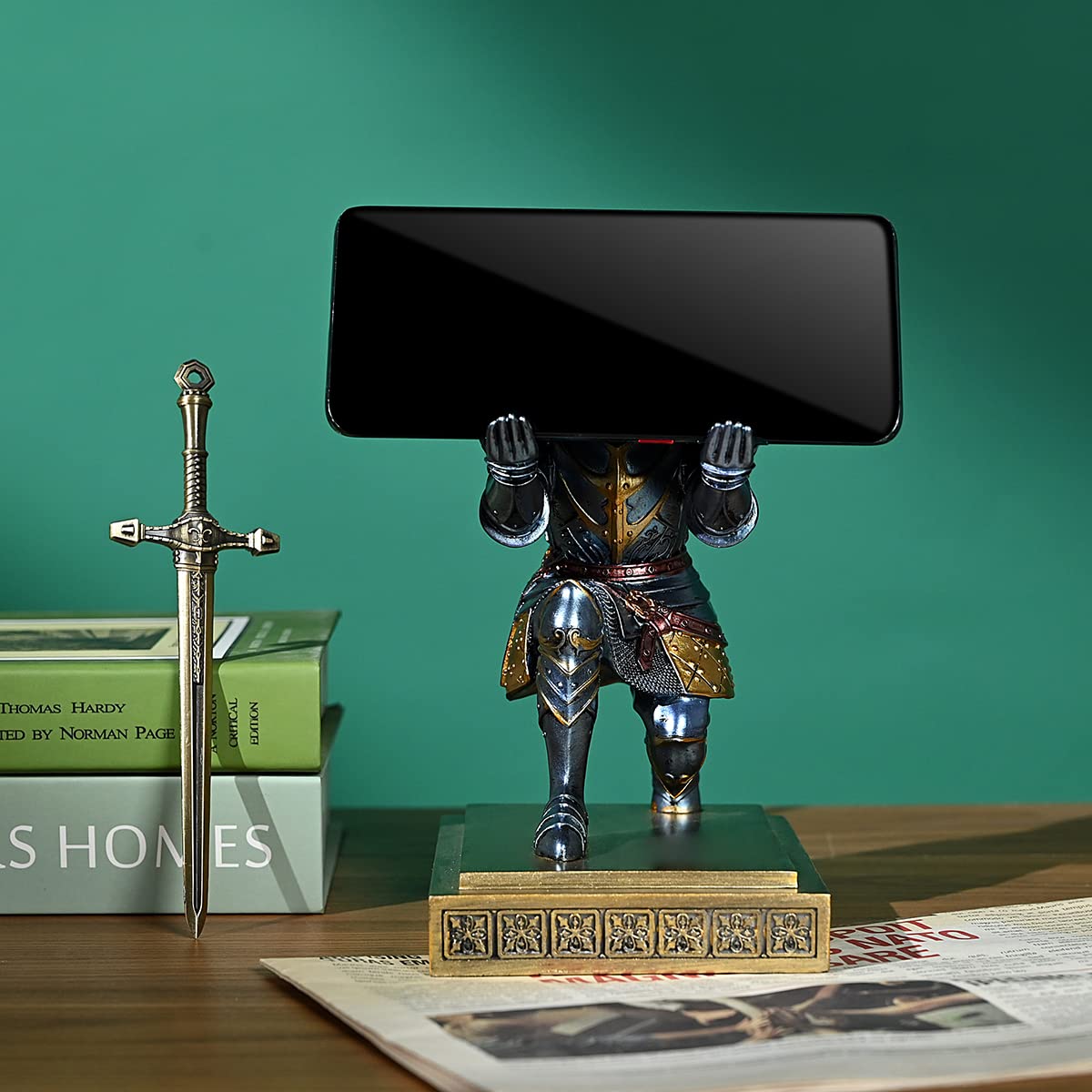 HDMbigmi King's Guard Knight Pen Holder Pen Stand Desk Organizers and Accessories Resin Pencil Holder as Gift for Office and Home (Blue)