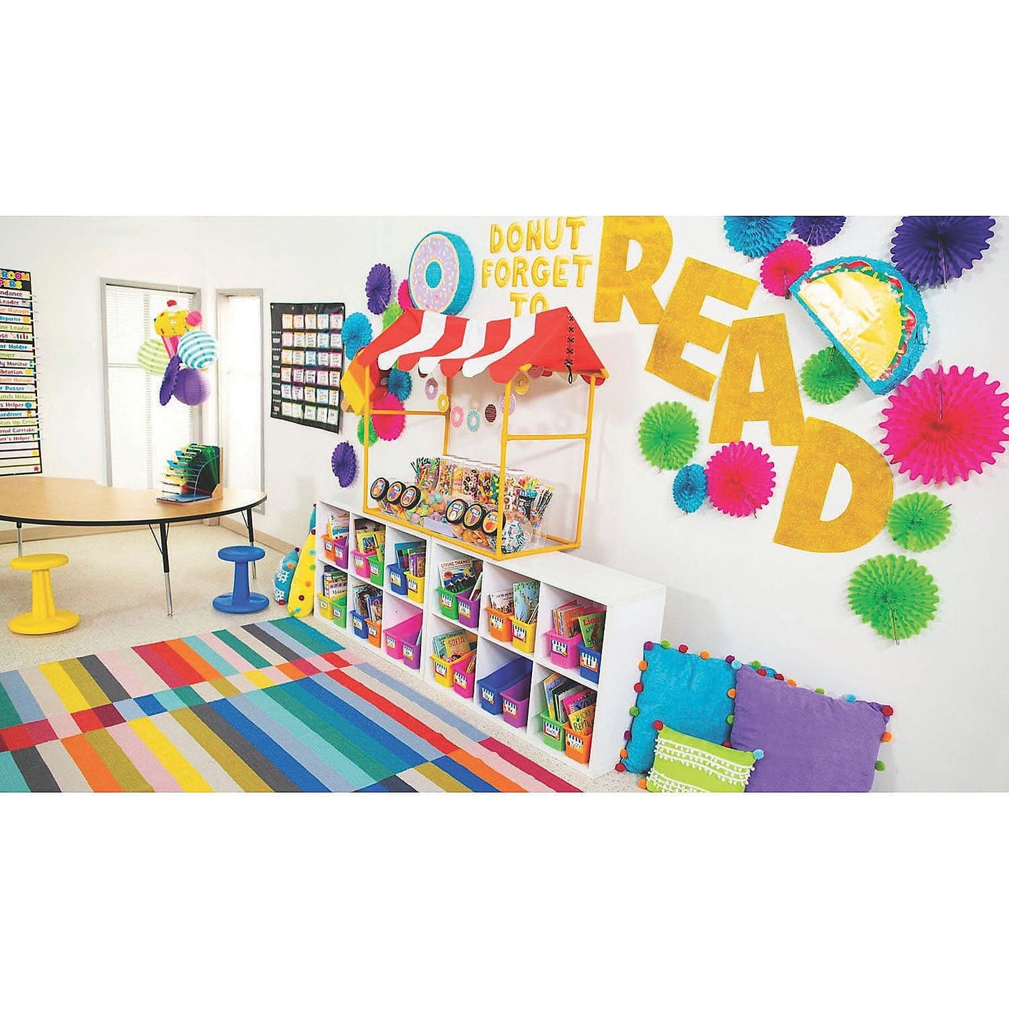 Fun Express Small Group Daily Schedule Board for Kids - 37 PC Pocket Chart with Dry Erase Cards - Classroom Schedule Organizer and Teacher Must Have for Elementary School