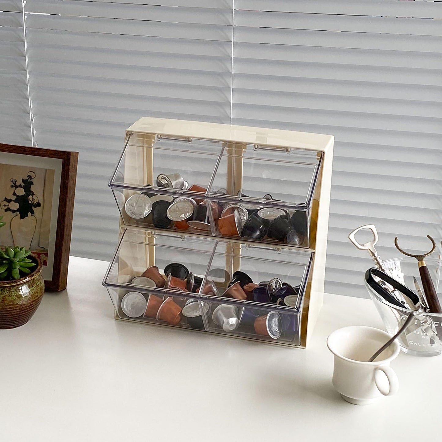 NINEWEEN Large Coffee and Tea Organizer with Lid, Plastic Creamer Holder for Coffee Bar, Coffee Accessories Storage Box for K Cups, Coffee Pod, Sugar Bags, Drinking Straw (White)