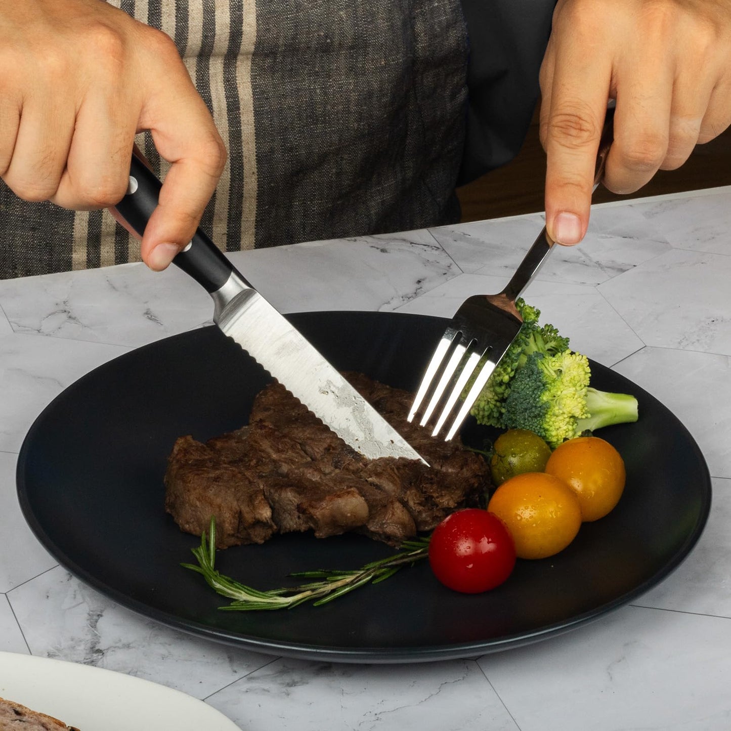 Alata 8-Piece Steak Knives Set, 4.7 Inch with Serrated Edge Razor-Sharp Dinner Knives, Full-Tang Construction