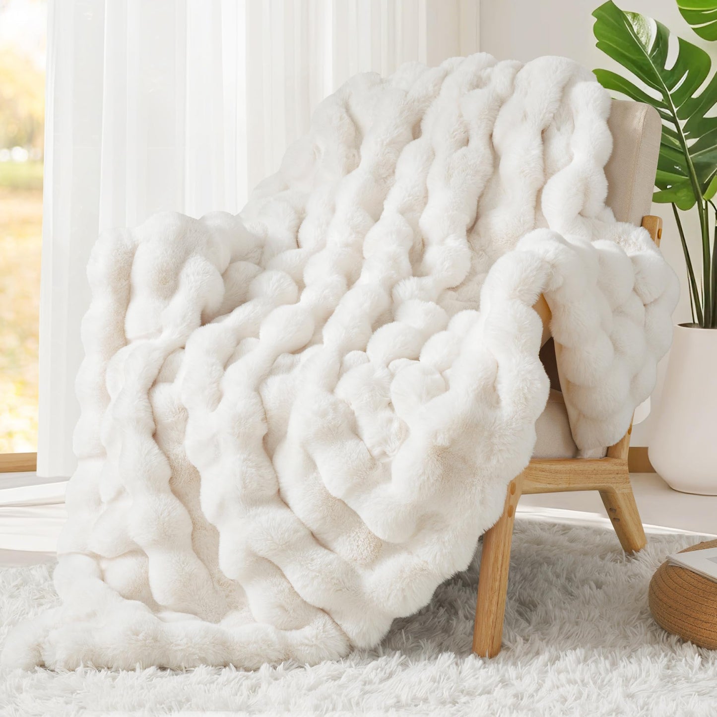 Touchat Luxury 1000GSM Faux Rabbit Fur Throw Blanket, Super Heavy Warm Cozy Blankets for Couch Bed Sofa, Bubble Plush Fuzzy Elegant Soft Mink Blanket for Mom Living Room Bedroom, Cream White