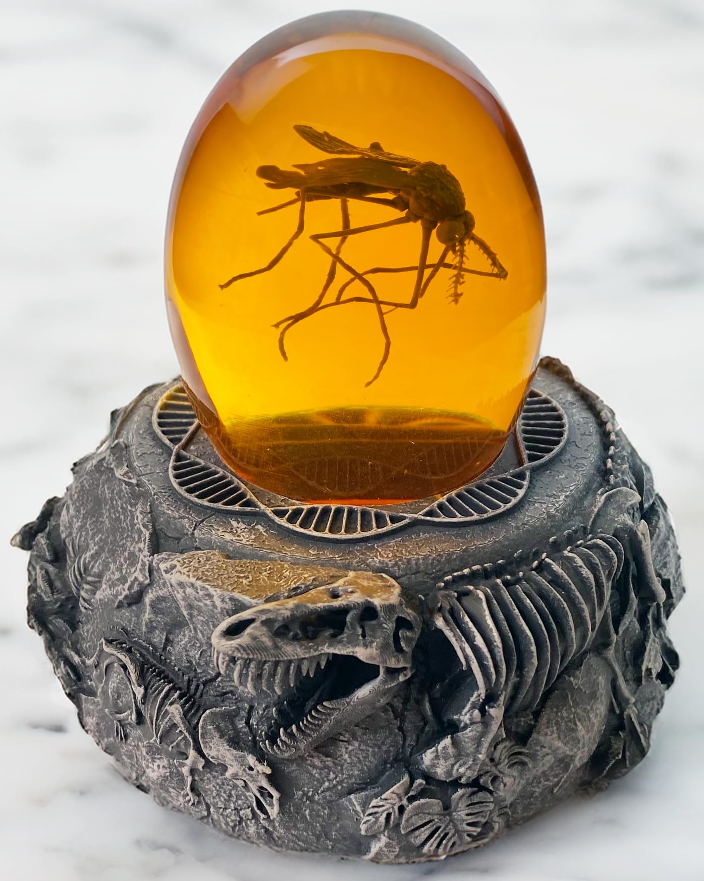 VEOJEIN Mosquito in Amber and Jurassic Base | Dinosaur Fossil Decor and Collectable Gift | Skeletin Figurines | Dinosaur DNA Replica Prehistoric World Prop | Paper Weight