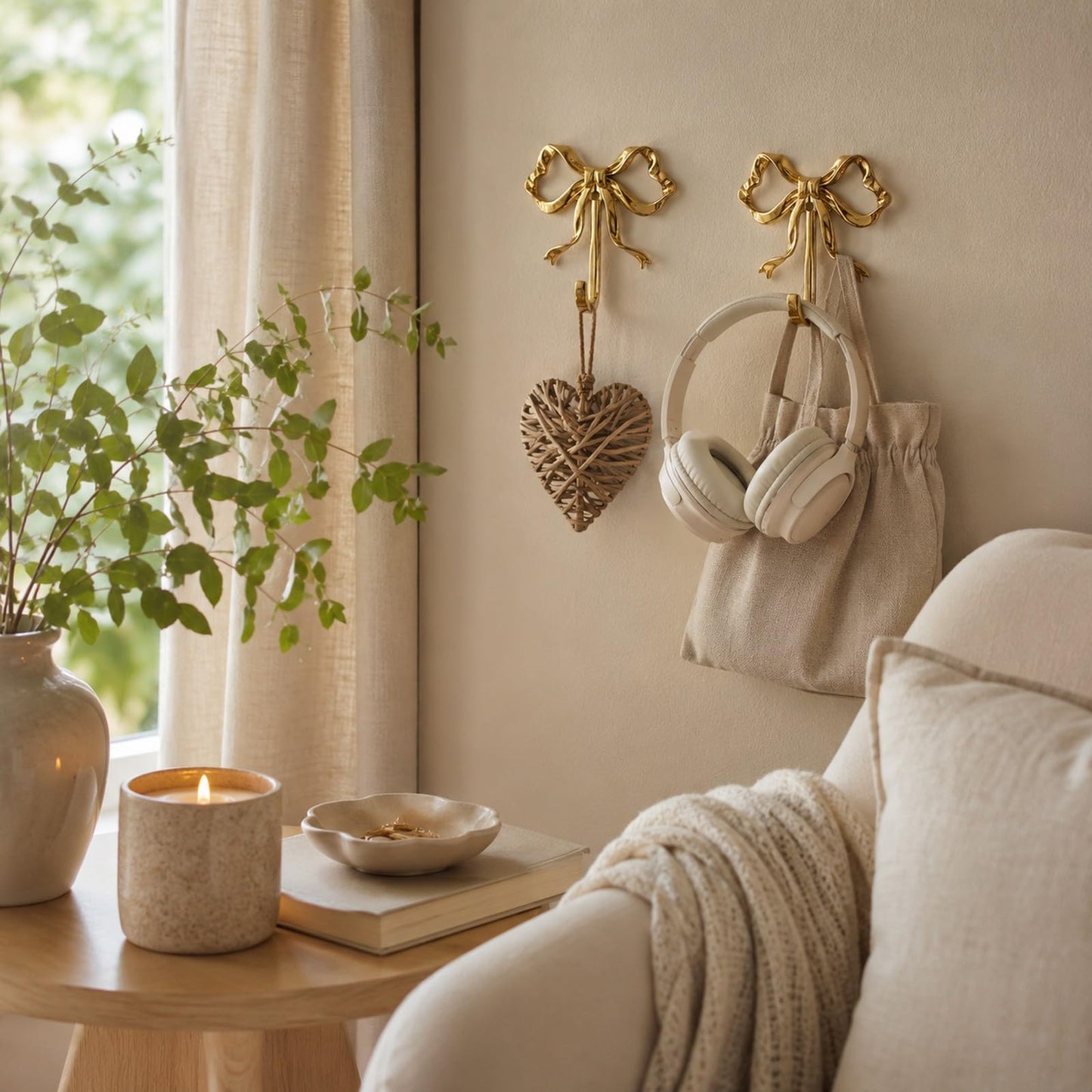 LOGOFUN 2pcs Gold Bow Wall Hooks Brass Bow Hooks for Hanging Coat Hat Towel Key Decorative Brass Bowknot Wall Mount Hooks for Bathroom Bedroom Living Room Large (3.62X3.54X0.79in / 9.20X9.00X2.00cm)