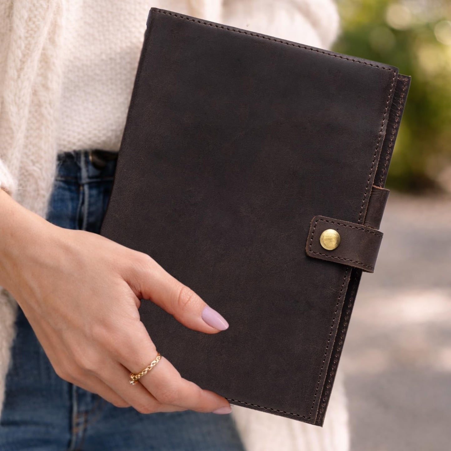 A5 Refillable Leather Journal for Men and Women with Pen, Leather Notebook, Bound Cover, Premium Writing Diary