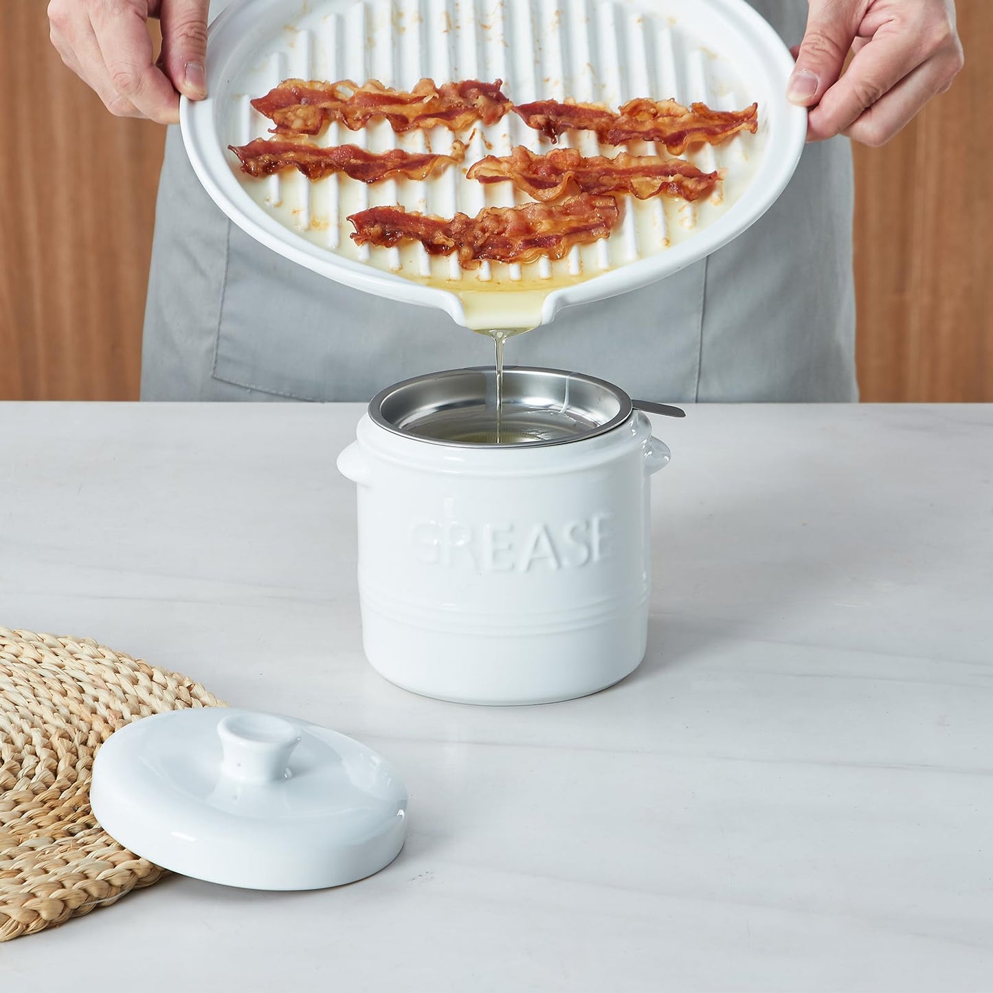 ONEMORE Microwave Bacon Tray with Lid Ceramic Bacon Cooker Meat Rack for Oven Cooking Crispy Bacon Maker with Cover - 11 inch Round Bacon Dish Plate, White