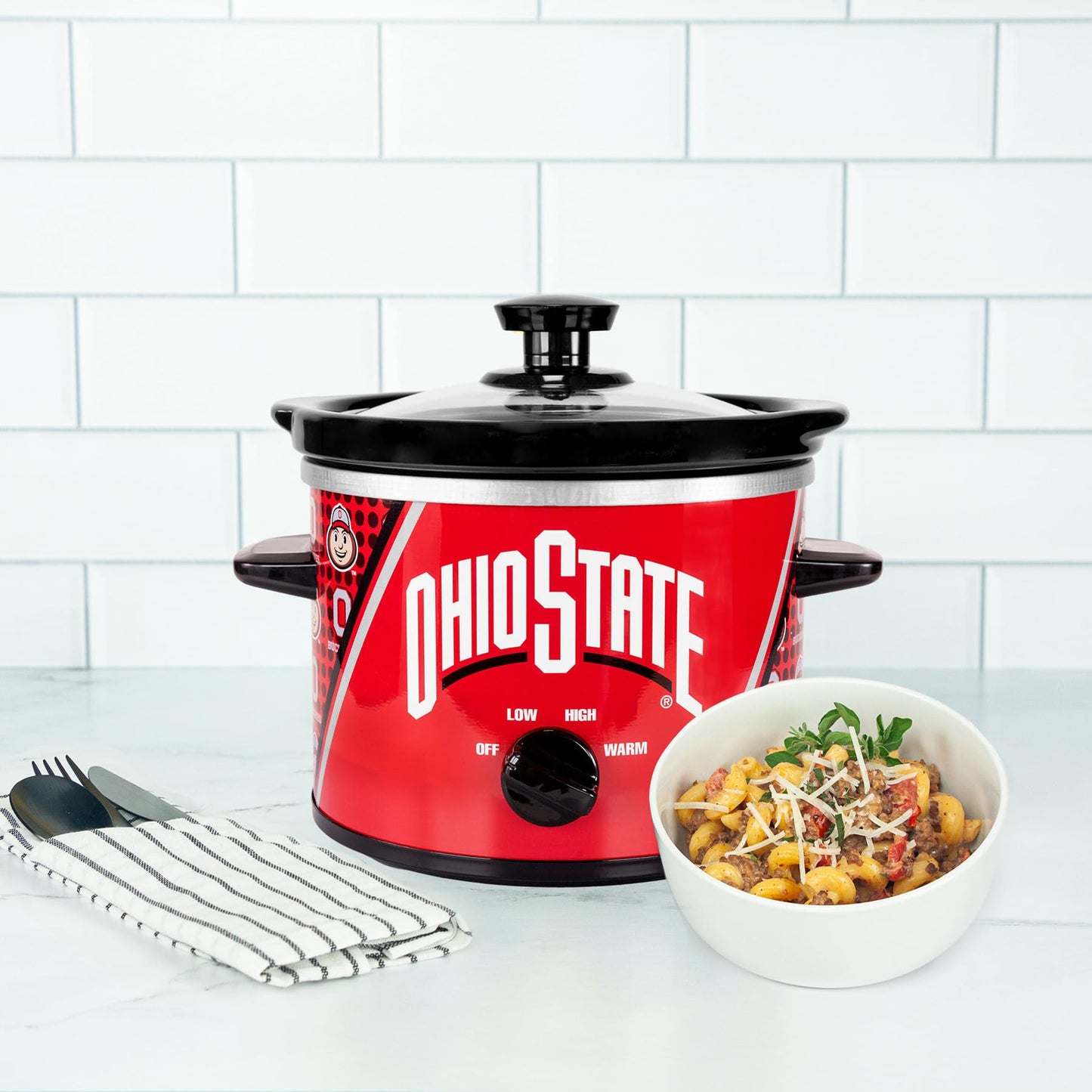 Uncanny Brands Ohio State Buckeyes 2qt Slow Cooker - Cook With Your Favorite Mascot