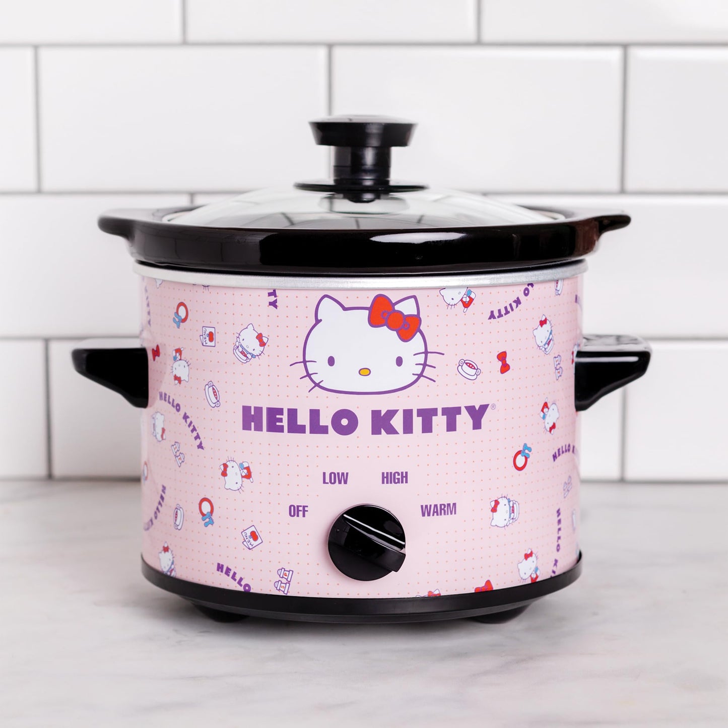 Uncanny Brands Hello Kitty 2qt Slow Cooker - Cook With Your Favorite Sanrio Characters