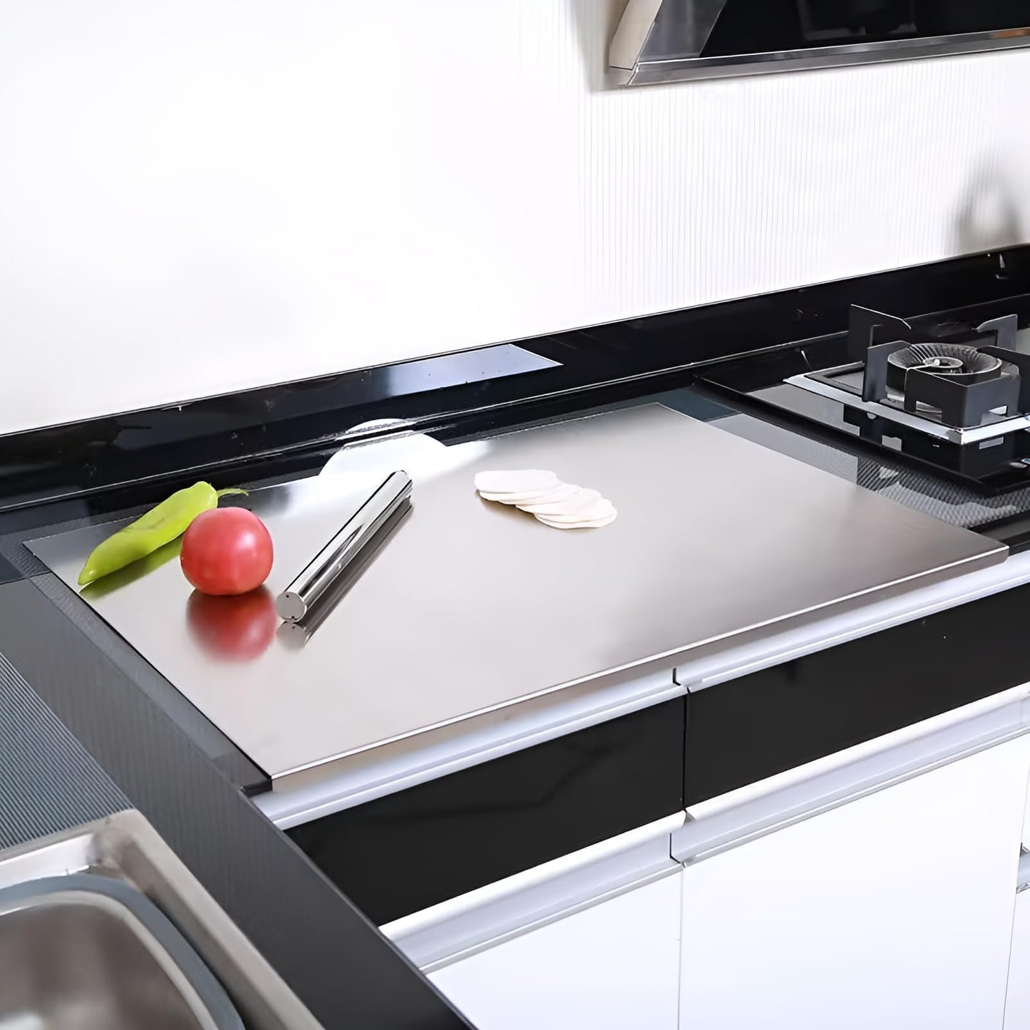 Stainless Steel Cutting Boards for Kitchen, Lipped stainless steel cutting board. Large cutting board suitable for meat, fruits, vegetables, bread, and baking (40 x 30cm / 15.7"L x 11.8"W)