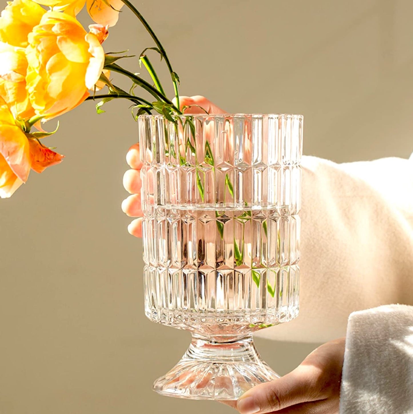 BLOFLO Embossed Glass Vase, 7'' Crystal Glass Vases, Pedestal Big Base Glass Bouquet Vase, Hydroponic Glass Transparent Vase for Home Office Wedding Dining Table Party (Ribbed Pattern)