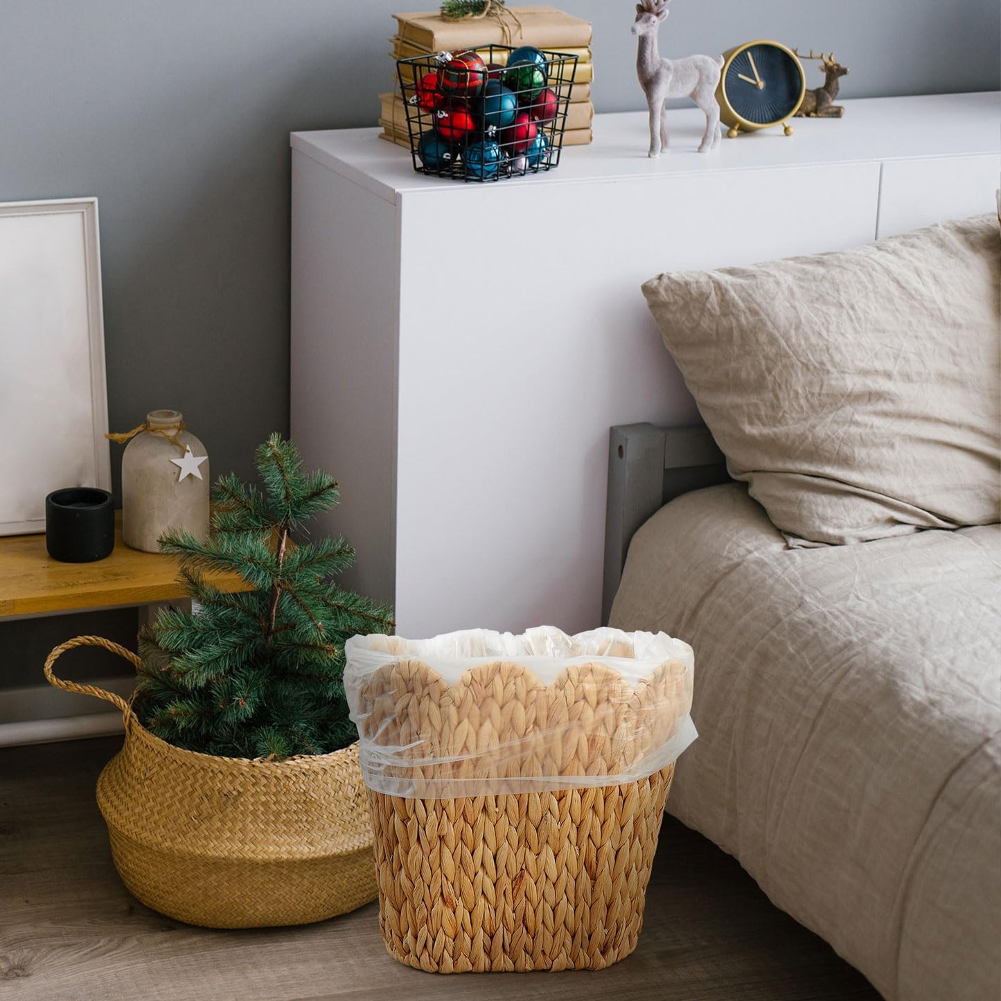 Ziliny 2 Pcs Wicker Trash Can with 50 Small Trash Bag Wicker Waste Woven Basket with Handles Clear Multi Use Garbage Bags for Bathroom Kitchen Bedroom (Calabash Vine,Scalloped Brim)