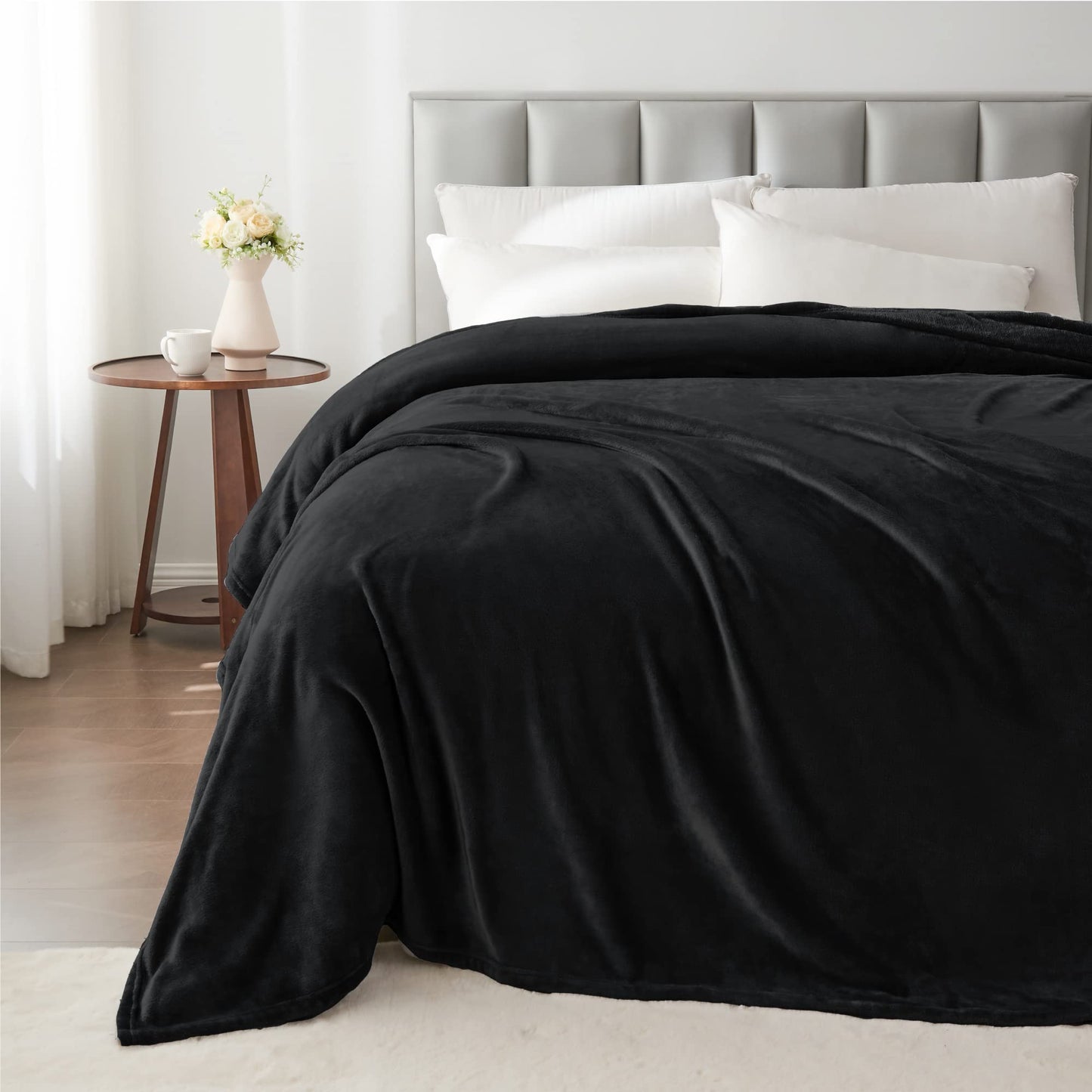BEDELITE King Size Blanket for Bed, Luxury Plush Cozy Fuzzy Fleece Blanket 108x90 inches, Super Soft Warm Big Lightweight Throw Blanket All Seasons Suitable, Black
