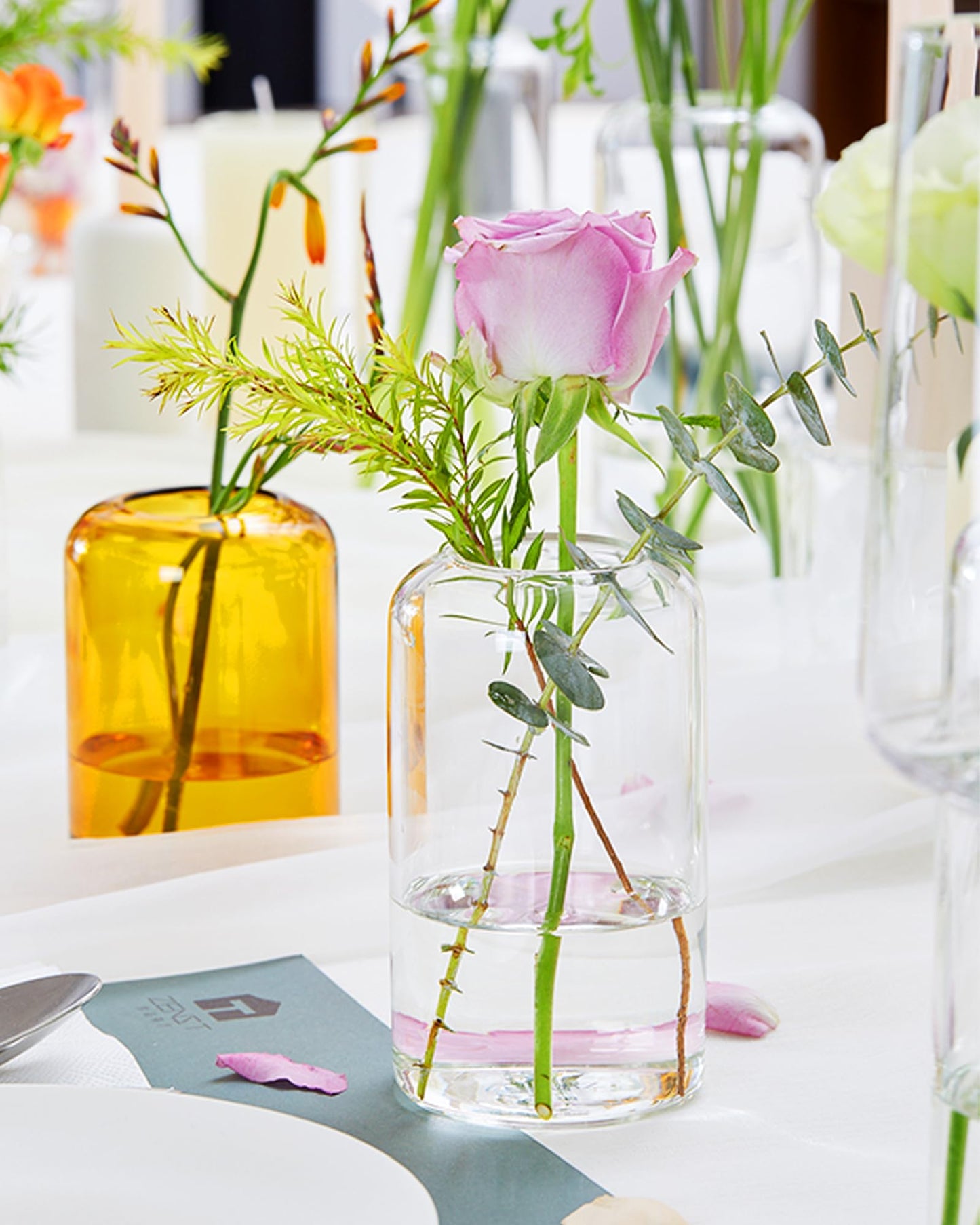 ZENS Bud Vases in Bulk Set of 16, Modern Small Glass Vases for Flower Clear Bud Vases for Wedding Centerpiece, Modern Blown Small Vase for Flowers, Wedding Party Events Decorative Home Decor