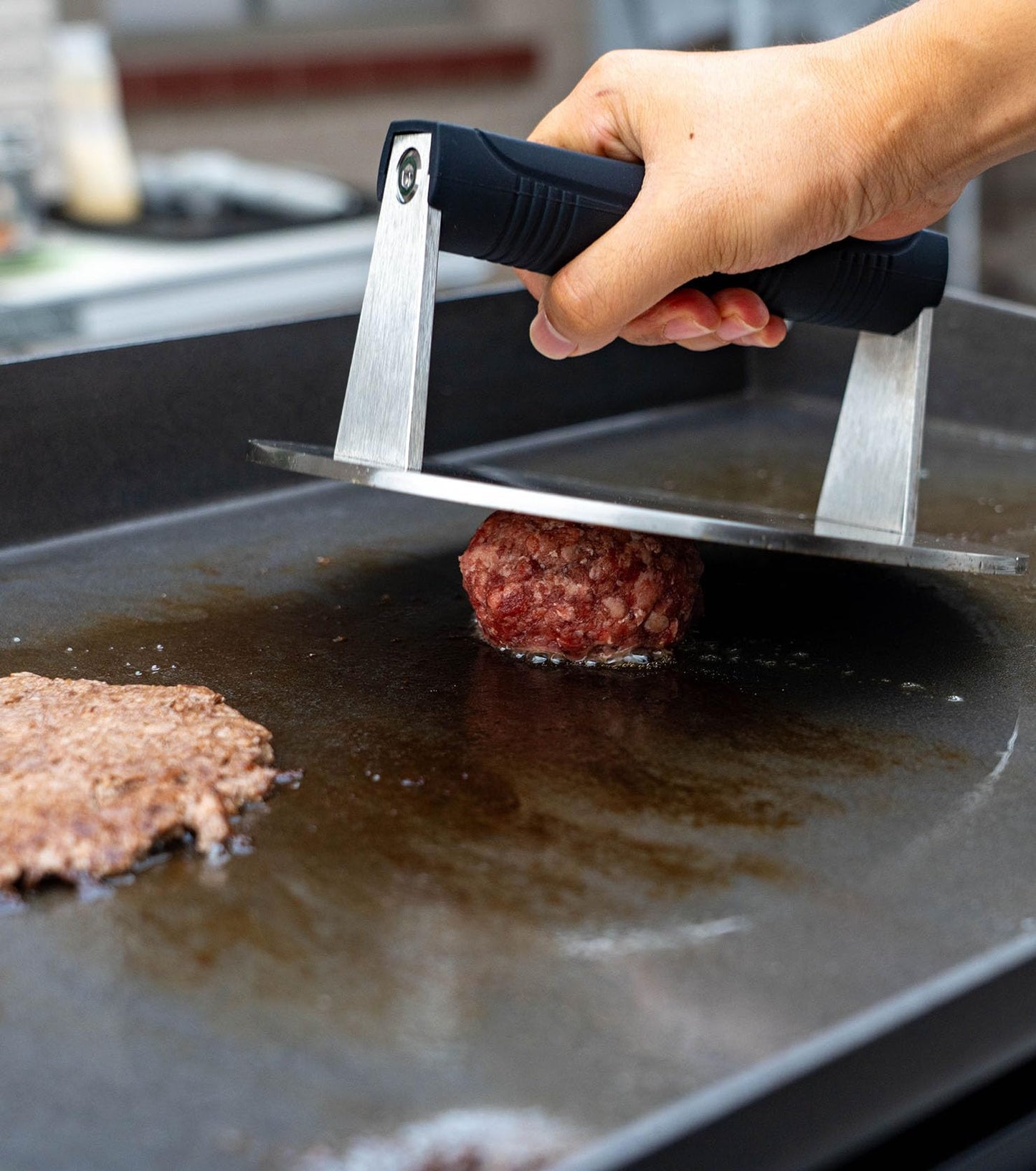 Manucode Stainless Steel Burger Smasher 3.25 LB – 8 Inch Steak Weight for Smash Burgers, Bacon, Sandwiches | Dishwasher Safe, Preheatable Protein Press with Silicone Handle | Commercial BBQ Tool