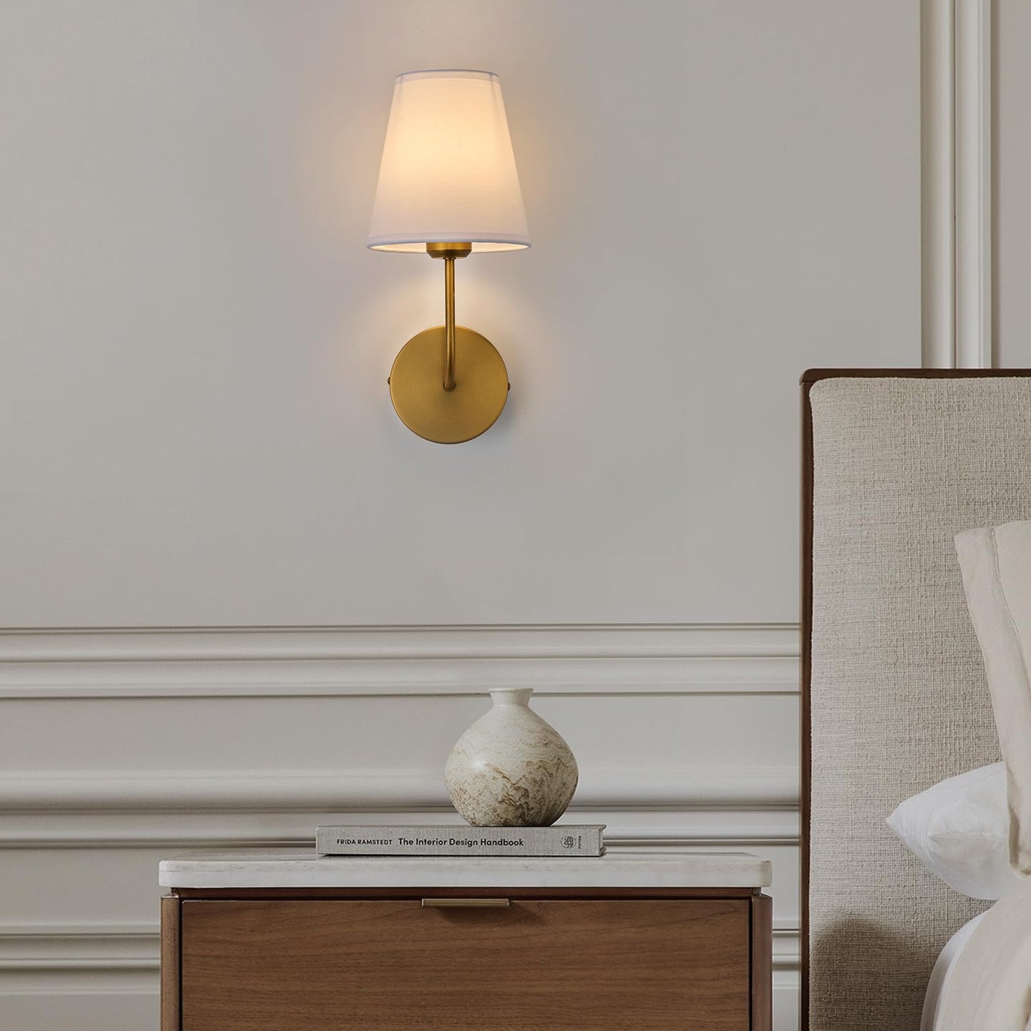 LEECOORA Antique Brass Hardwired Wall Sconce Set of 2 - Gold Finish with White Fabric Shades，Bedroom Lighting, Living Room, Farmhouse, Fireplace, Hallway, Bedside Lamp,Bathroom Wall Lights