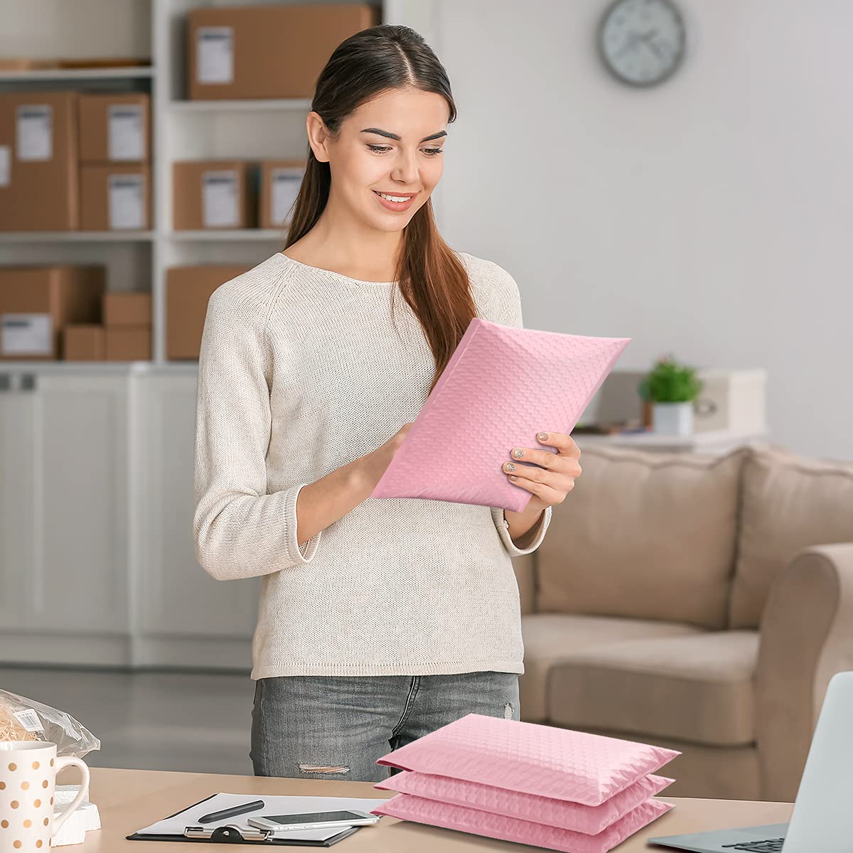 UCGOU Bubble Mailers 12x16 Inch 40 Pack Usable Size 12x15 Inch Large Padded Envelopes Light Pink Waterproof Packaging Bags for Shipping Self Seal Strong Adhesion Envelopes for Jewelry Makeup Supplies