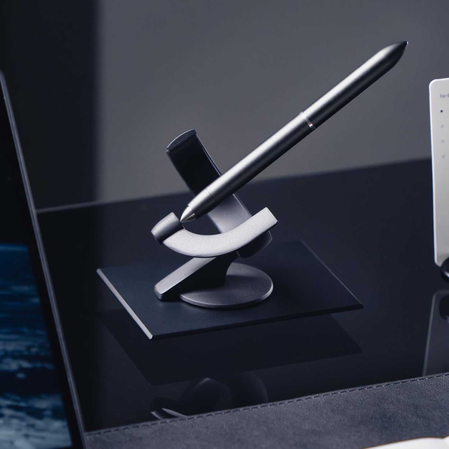 novium Dock - Metal Display Stand, Aluminum Made, Compatible with Hoverpens, Office Desk Essentials