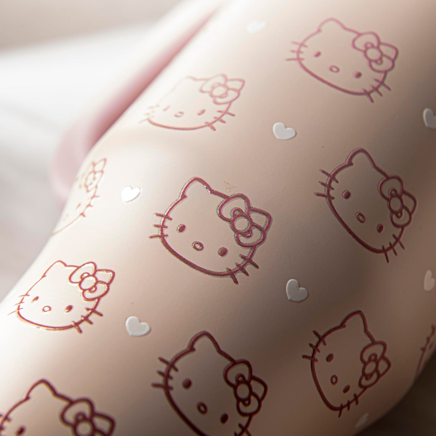 Zak Designs Sanrio Sutton Travel Tumbler for On the Go or At Home, 40oz Stainless Steel with Vacuum Insulation, Silicone Straw, and Carry Handle for Cold Drinks (Hello Kitty)