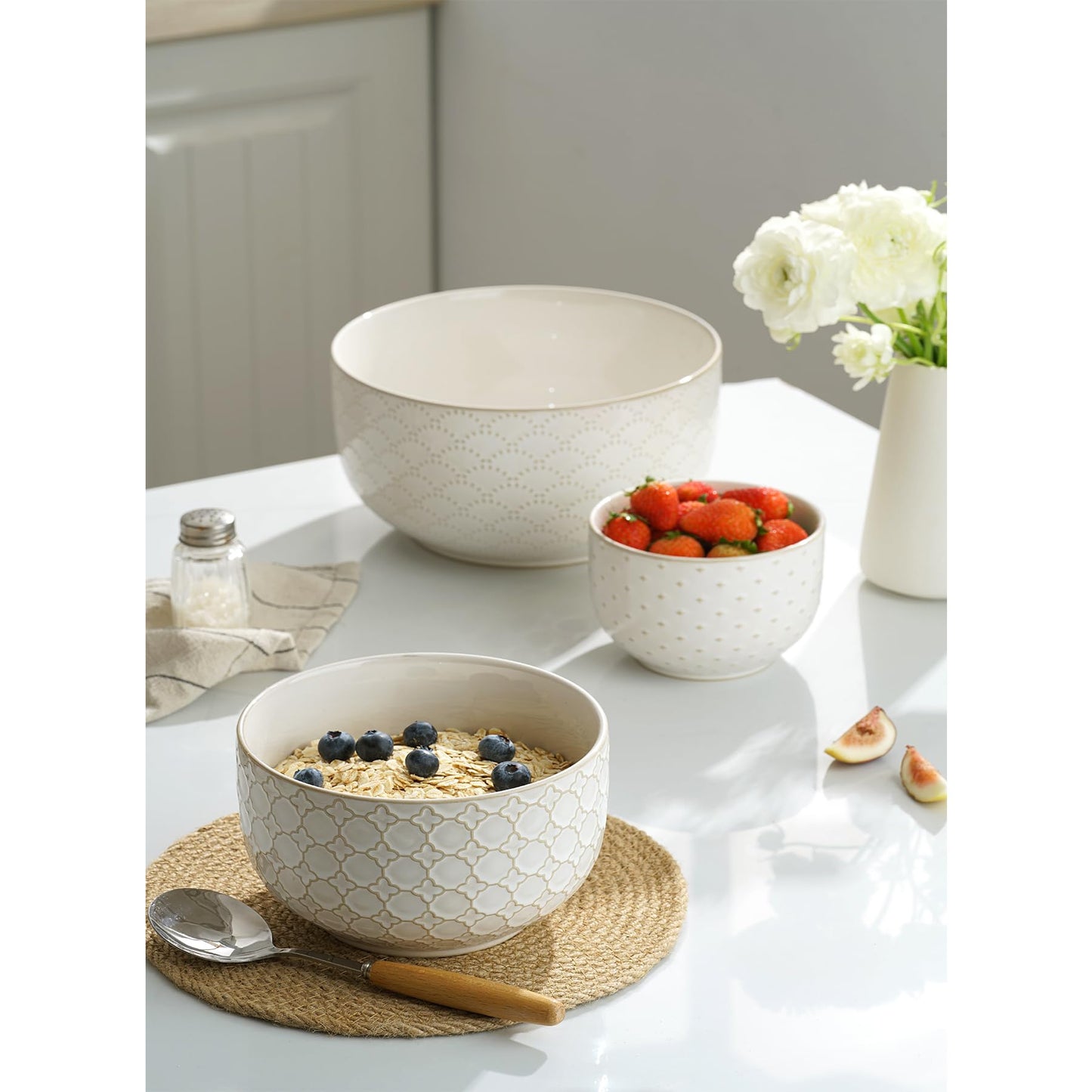 Mikiegy Ceramic Mixing Bowls Set of 4, Nesting Ceramic Embossment Stoneware Mixing Bowls for Cooking, Serving, Popcorn, Salad etc, Microwave & Dishwasher Safe, 20/44/98/145 oz, Off-White