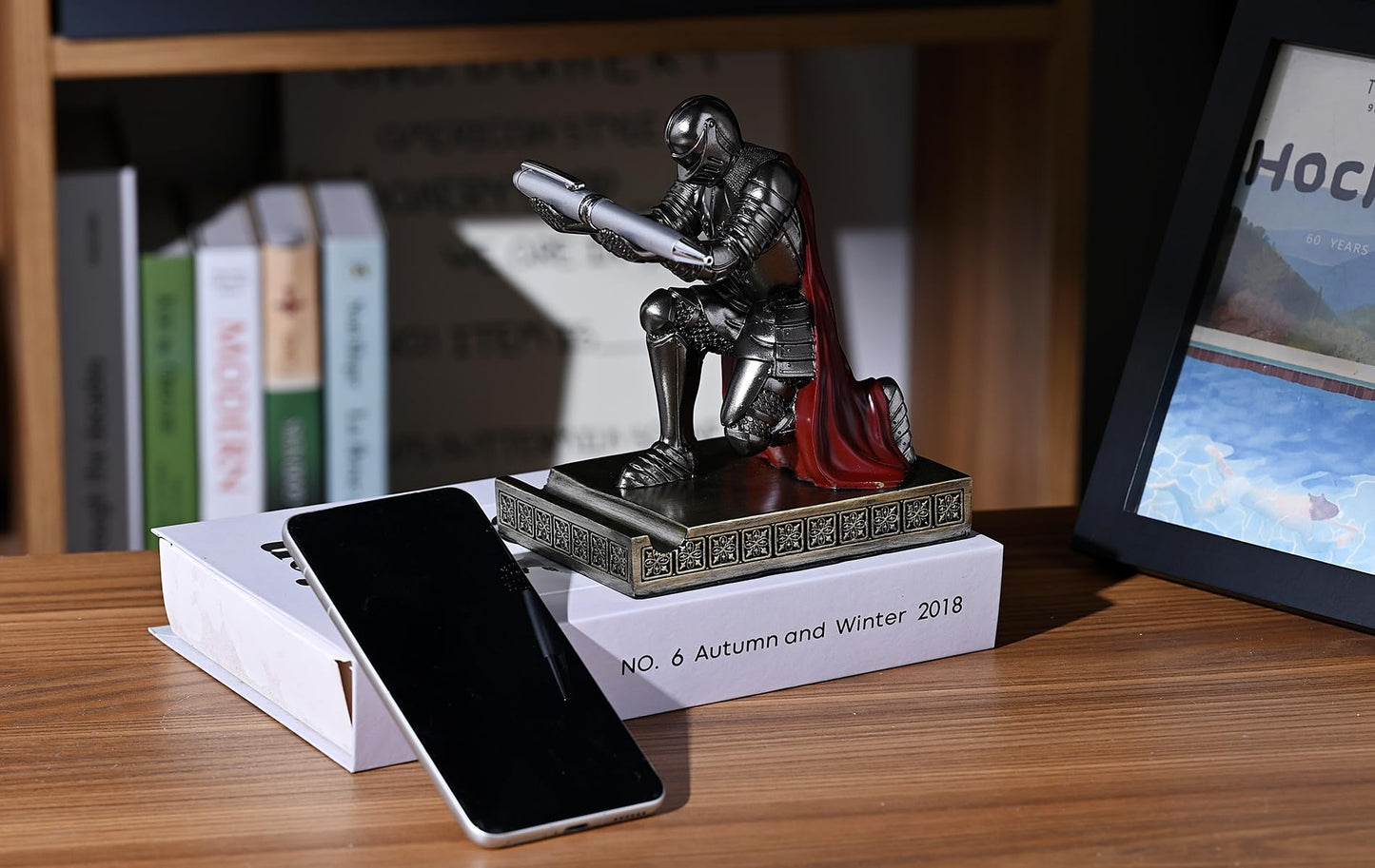 CYXStar Windbreaker Soldier Knight Pen Holder Personalized Desk Accessory, Mobile Phone & Gaming Controller Holder, Device Stand Gift for Medieval Enthusiasts (Iron)