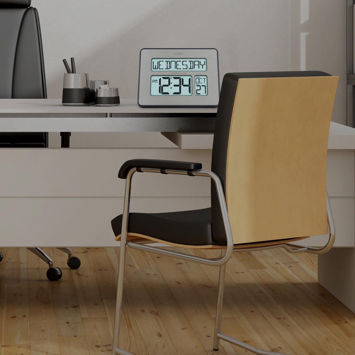 La Crosse Technology 513-1419BLv4-INT Backlight Atomic Full Calendar Clock with Extra Large Digits