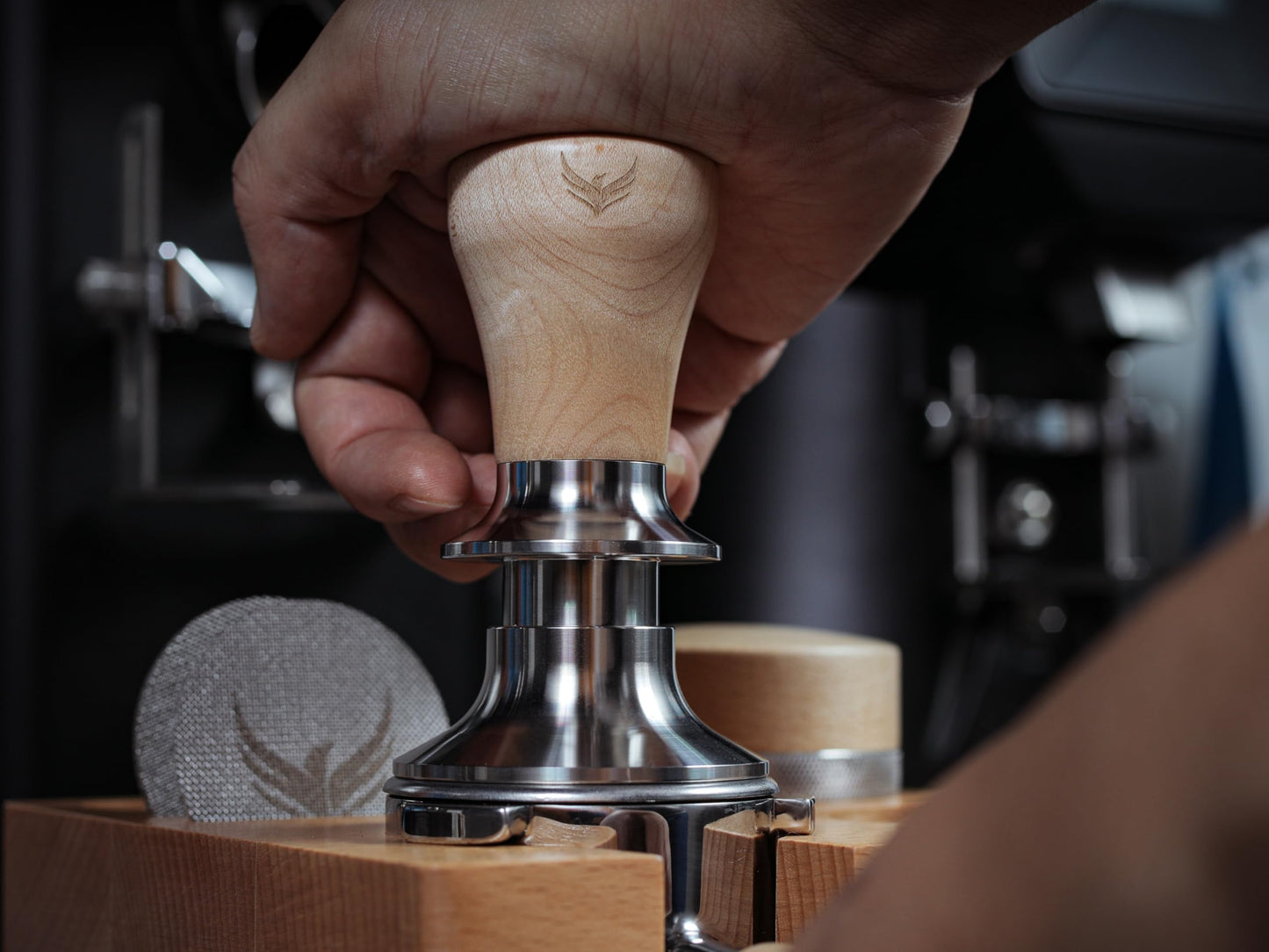 KNODOS Tamper 58mm Auto-Leveling Calibrated Spring Loaded Design Stainless Steel Ripple Base 58 mm Espresso Tamper Tool with 20lb / 25lb / 30lbs Replacement Springs