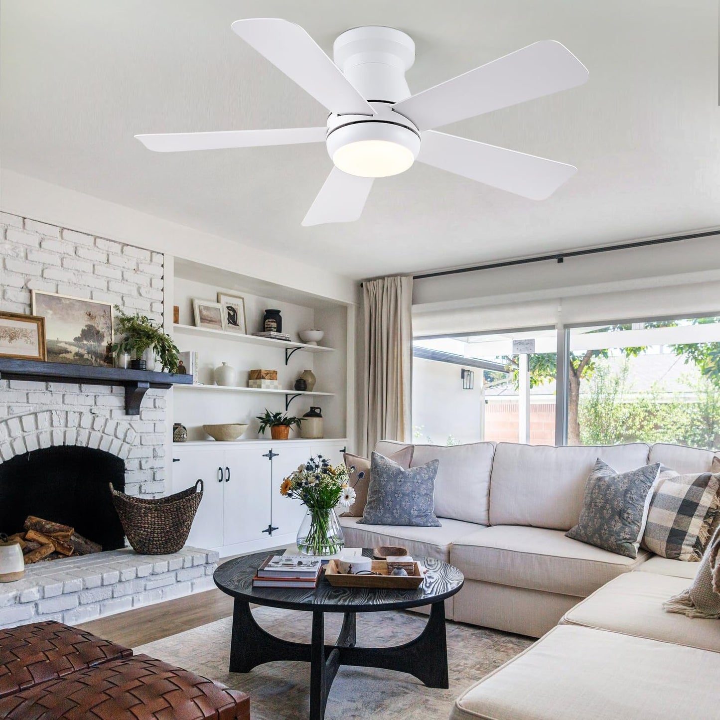Hounberi 40 Inch White Ceiling Fan with Light and Remote, Low Profile Flush Mount Ceiling Fans, Quiet Reversible Motor, 3-Color Dimmable LED, Modern Indoor Fan for Bedroom, Living Room & Low Ceilings