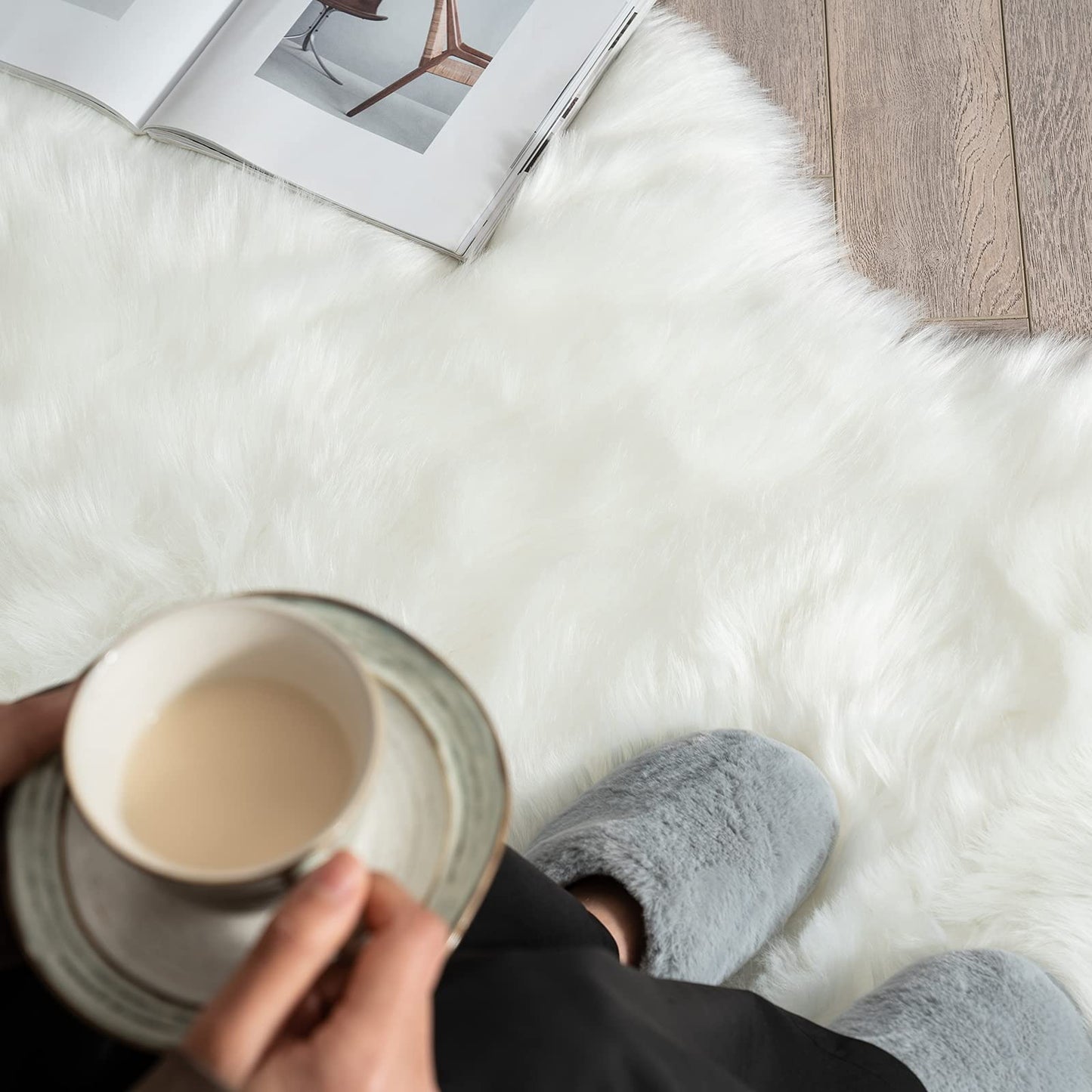 MIULEE Luxury Soft Fluffy Area Rug 3x5 Feet, Faux Fur Sheepskin Rug Decorative Plush Shaggy Carpet for Christmas Decor Bedside Sofa Floor, White