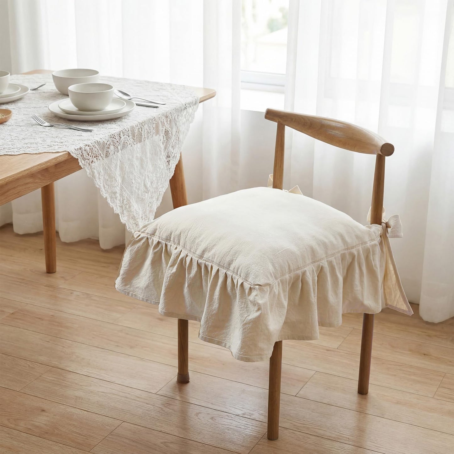 Hillsuren 4 Pcs Ruffle Chair Cushions Cover 17.5''x17.5'' French Chair Pad Slipcover with Ties Ruffled Skirt Seat Cover Farmhouse Covers Only, for Home Dining Kitchen (Classic,Retro Cream White)