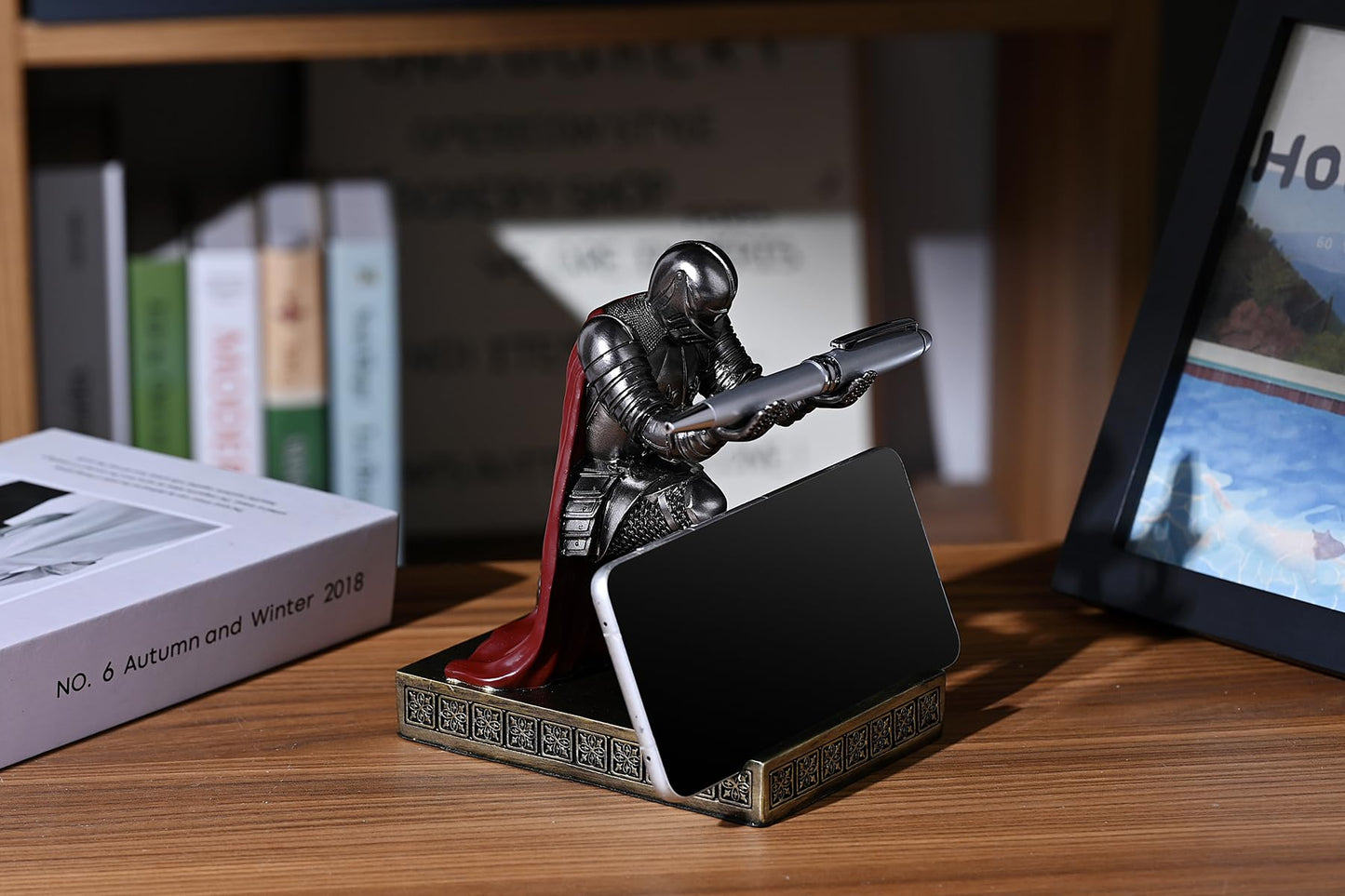 CYXStar Windbreaker Soldier Knight Pen Holder Personalized Desk Accessory, Mobile Phone & Gaming Controller Holder, Device Stand Gift for Medieval Enthusiasts (Iron)
