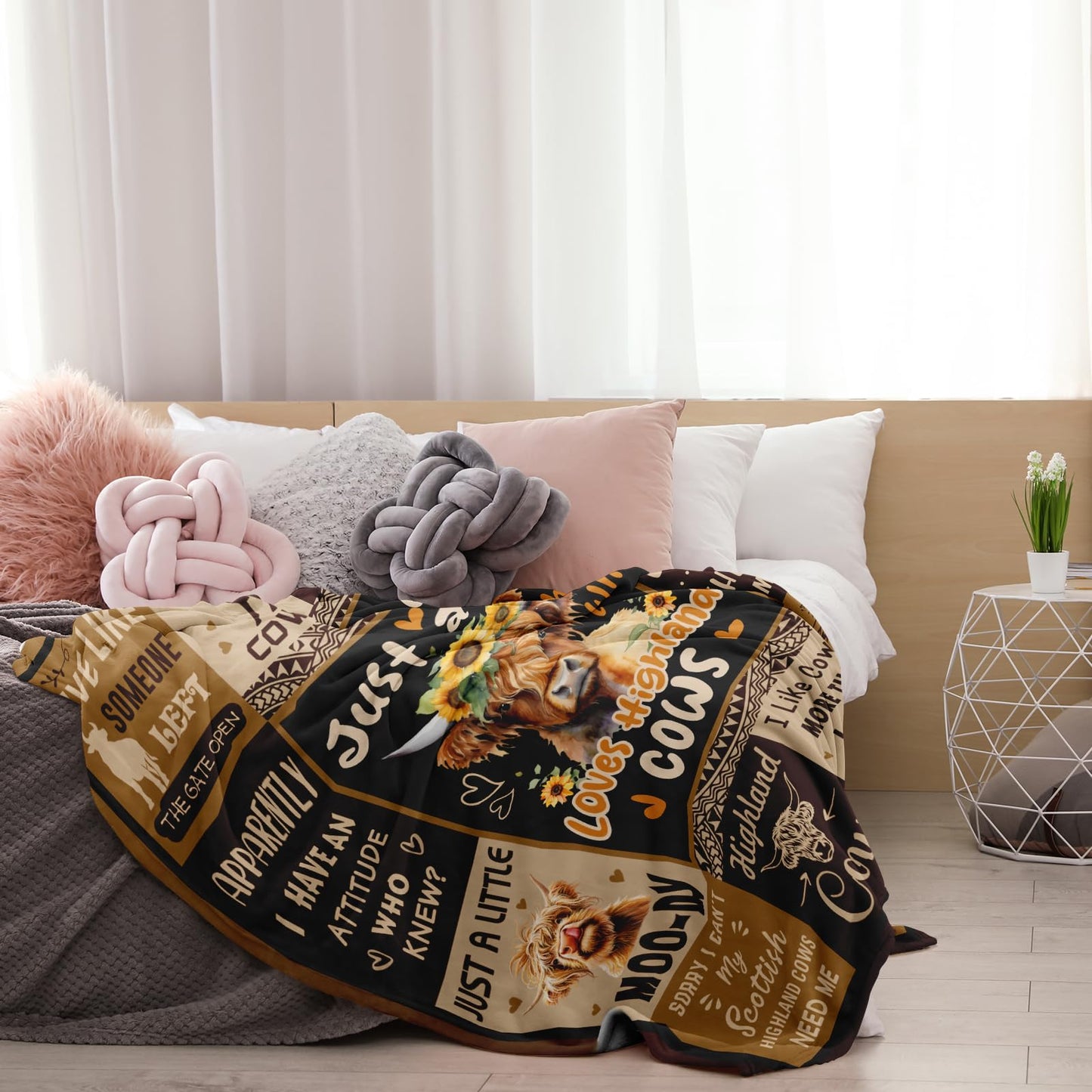 Qotuty Highland Cow Blanket, Highland Cow Gifts for Women, Cow Gifts for Women for Mothers Day/Birthday/Christmas Soft Throw Blanket 50"x60"
