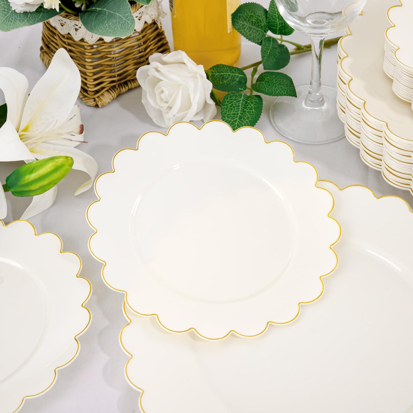 LIYH 120 Pcs Ivory Scalloped Plastic Plates Disposable - Ivory and Gold Plastic Plates - Gold Fancy Disposable Party Dinner & Dessert Plate for Wedding Birthday