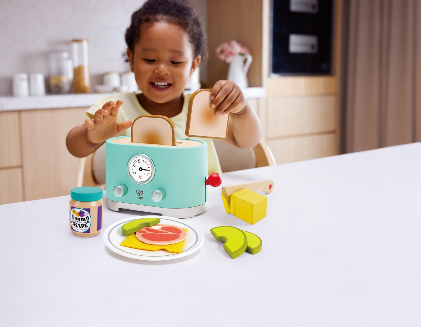 Hape Ding & Pop-Up Toaster